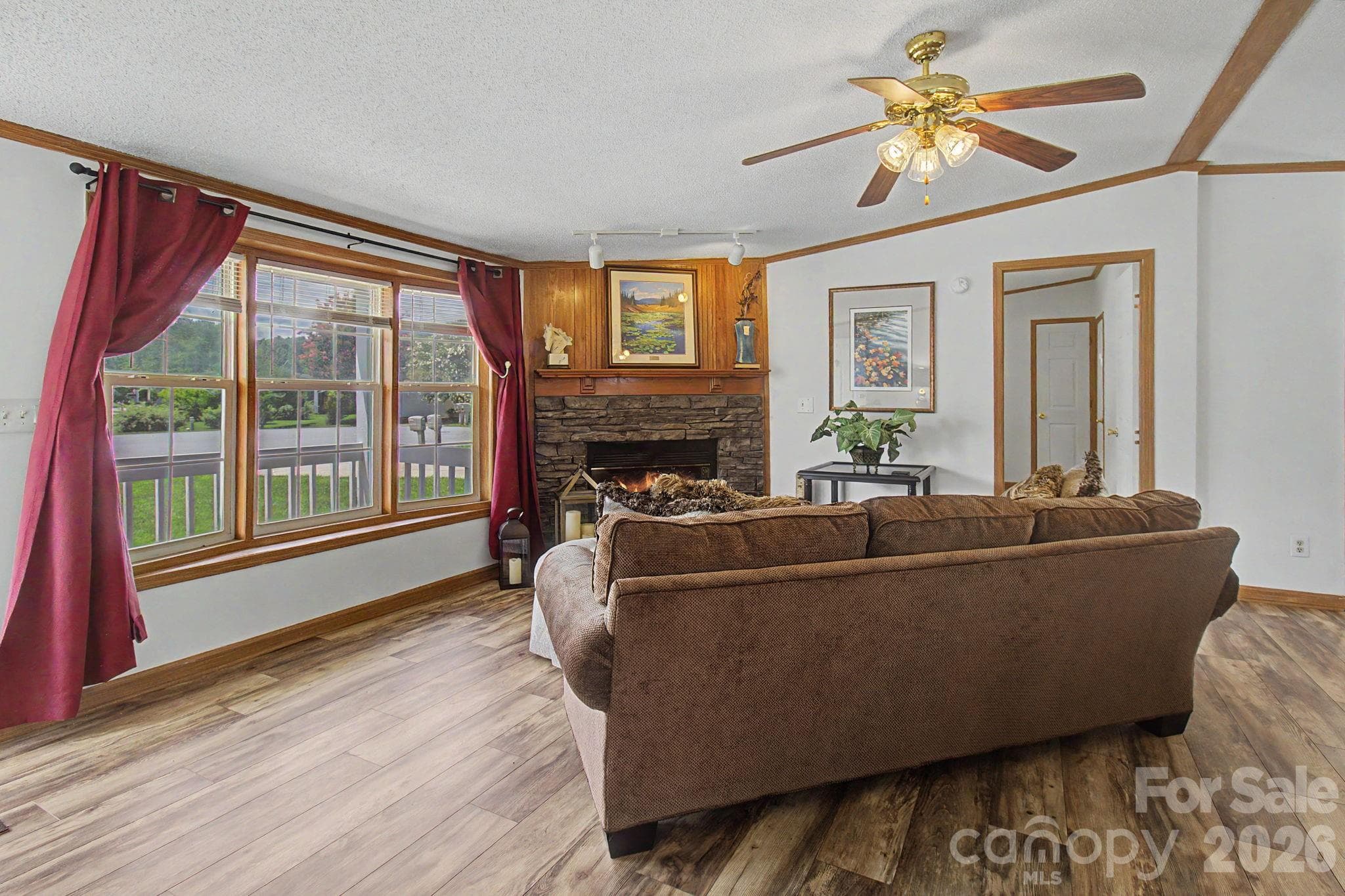 Single Family Residence at 204 Red Birch Court, Hendersonville, photo 6 of 48