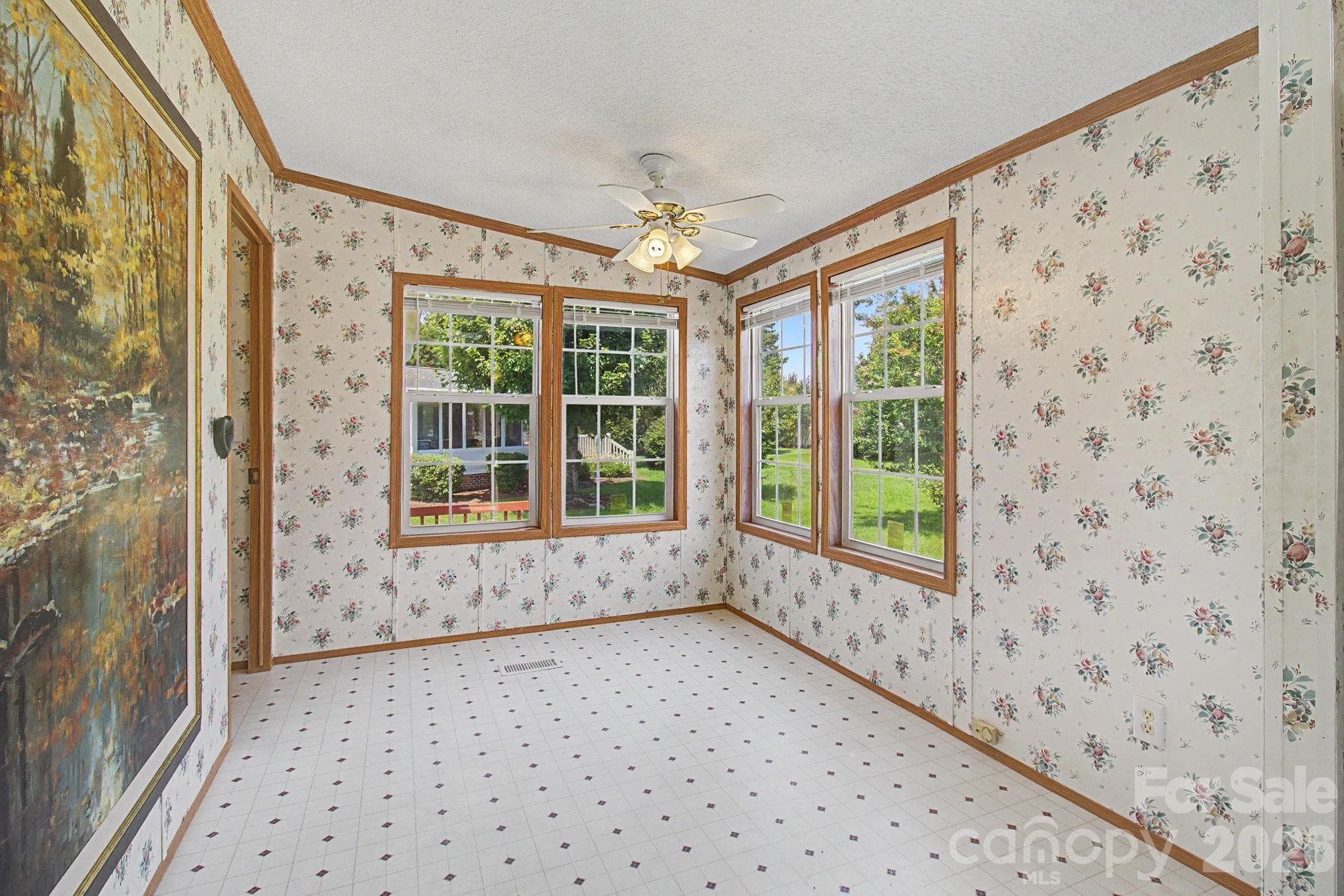 Single Family Residence at 204 Red Birch Court, Hendersonville, photo 16 of 48