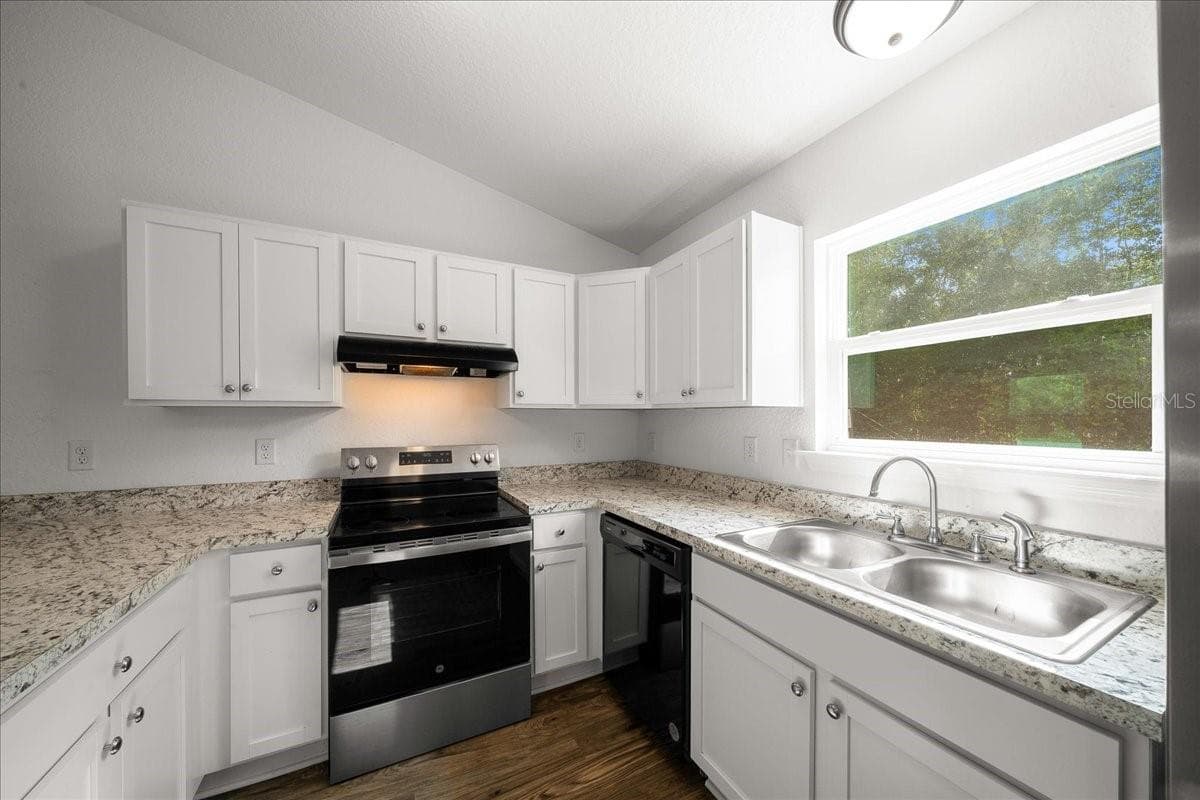 Single Family Residence at 37 WATER TRACK CRSE, OCALA, photo 19 of 51