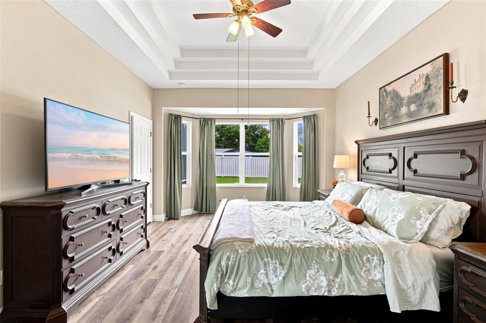 Primary bedroom with bay window view. - 96 PARKVIEW DR, PALM COAST