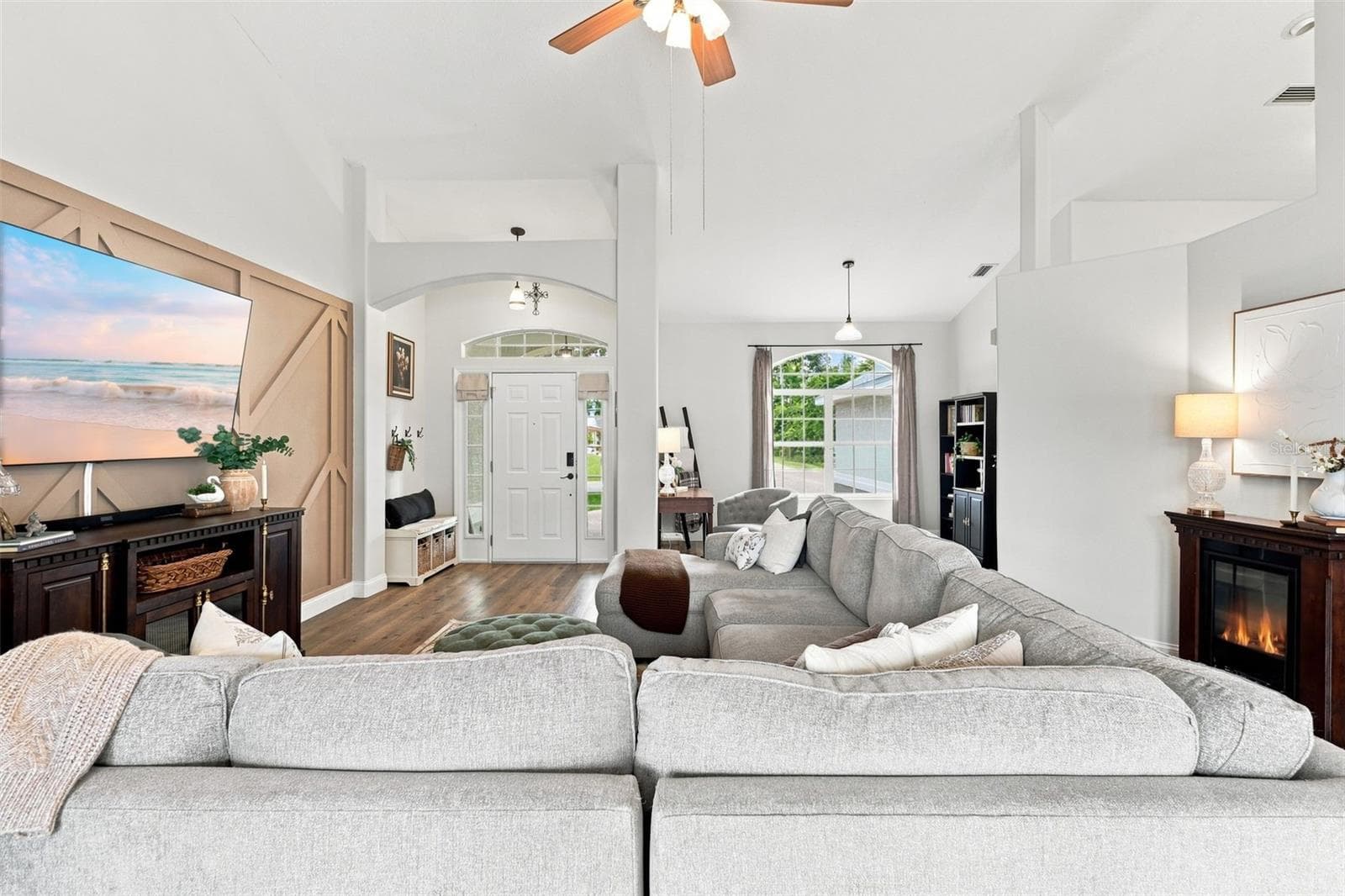 Main living area towards entrance and office space. - 96 PARKVIEW DR, PALM COAST