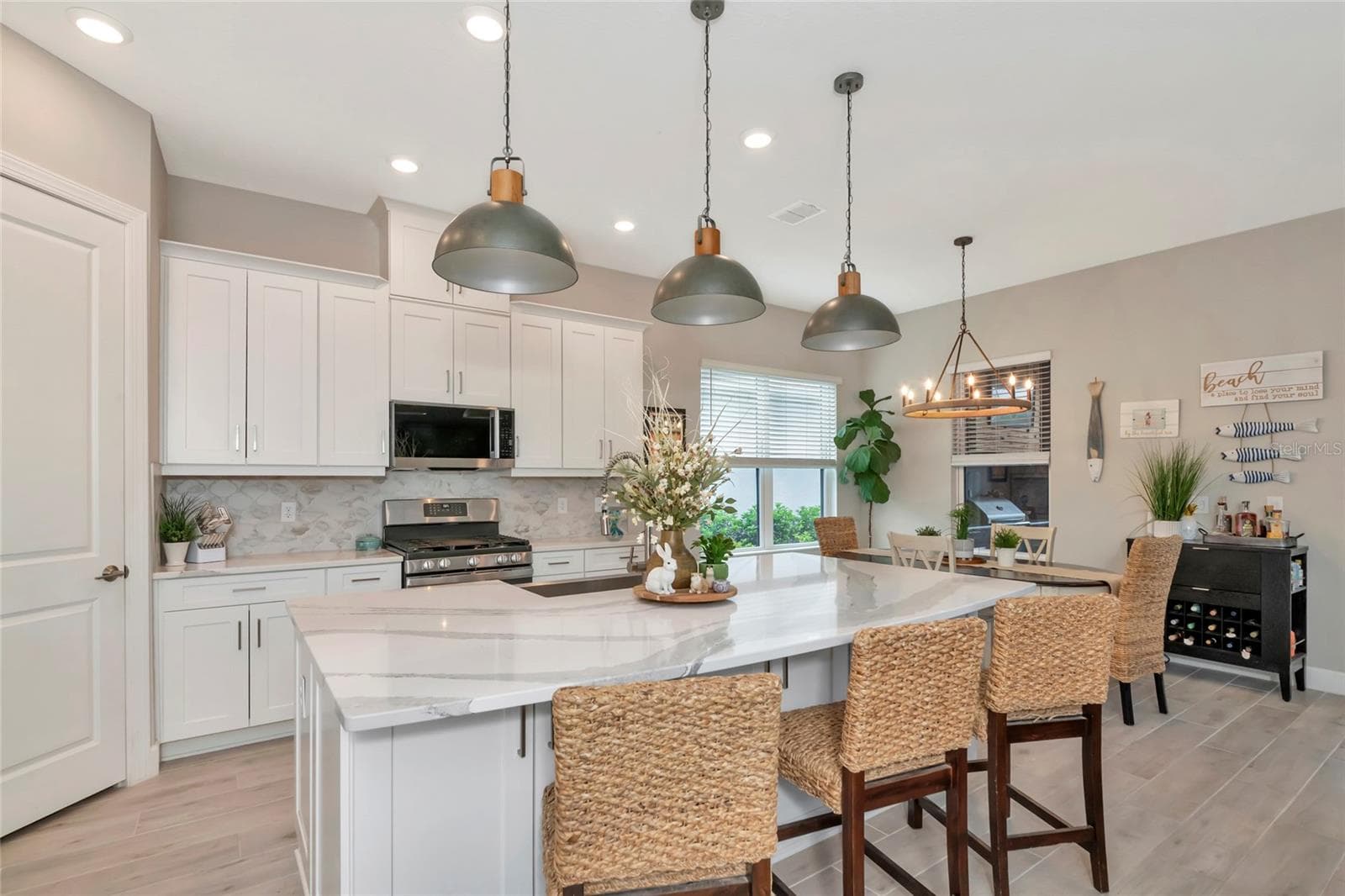 Single Family Residence at 5119 CASERTA CT, PALMETTO, photo 12 of 64
