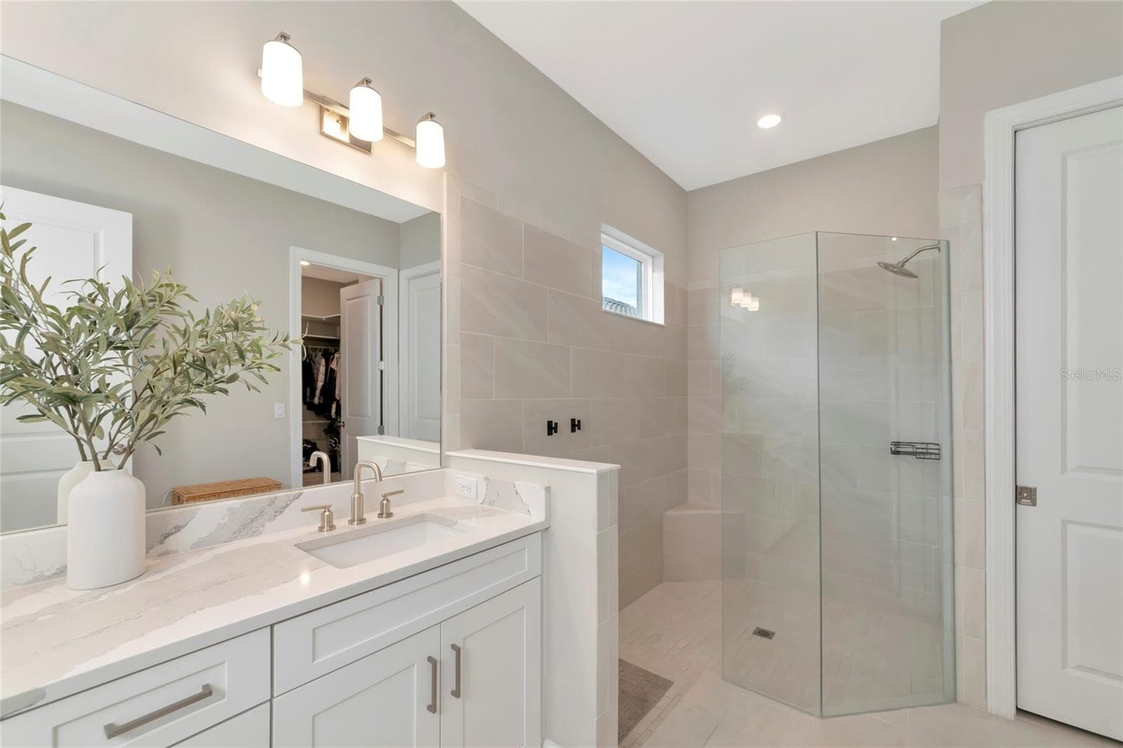 Single Family Residence at 5119 CASERTA CT, PALMETTO, photo 19 of 64
