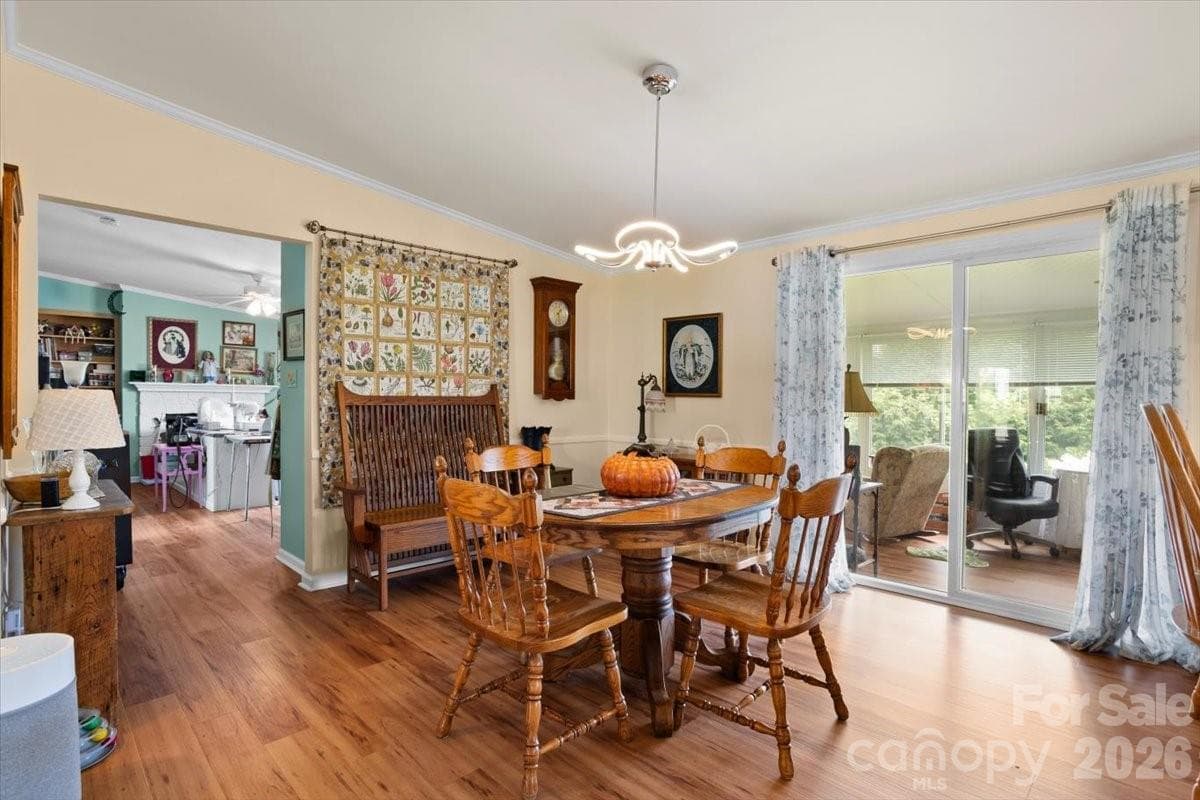 Single Family Residence at 39 Stephanie Lane, Hendersonville, photo 13 of 30