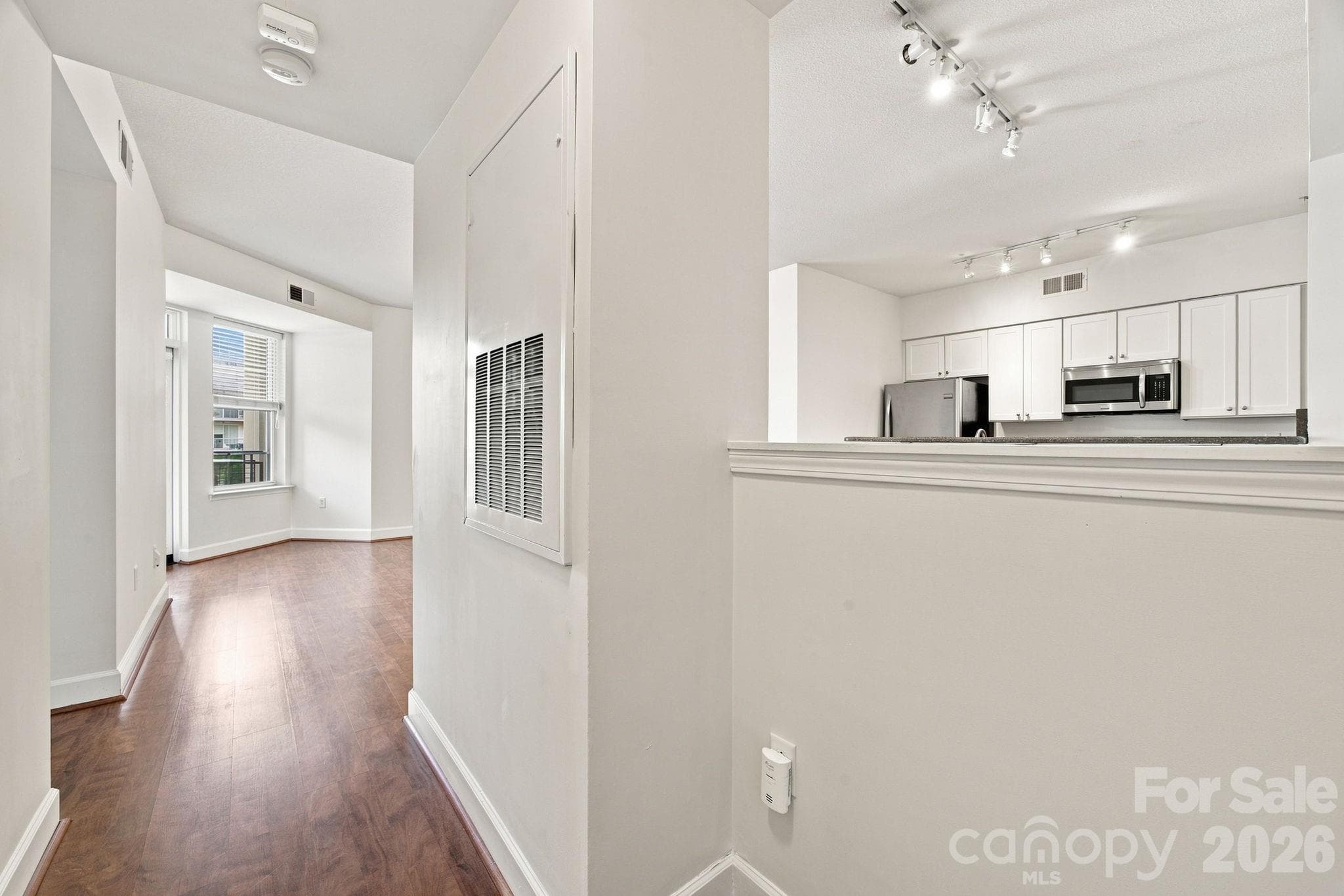 Condominium at 1315 East Boulevard, Charlotte, photo 2 of 33