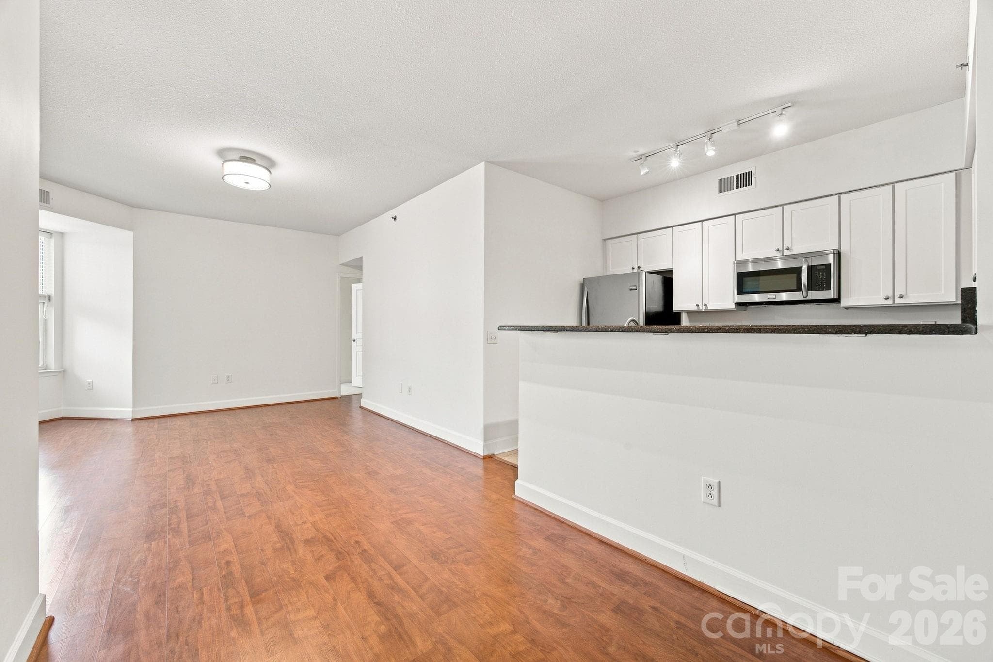 Condominium at 1315 East Boulevard, Charlotte, photo 6 of 33
