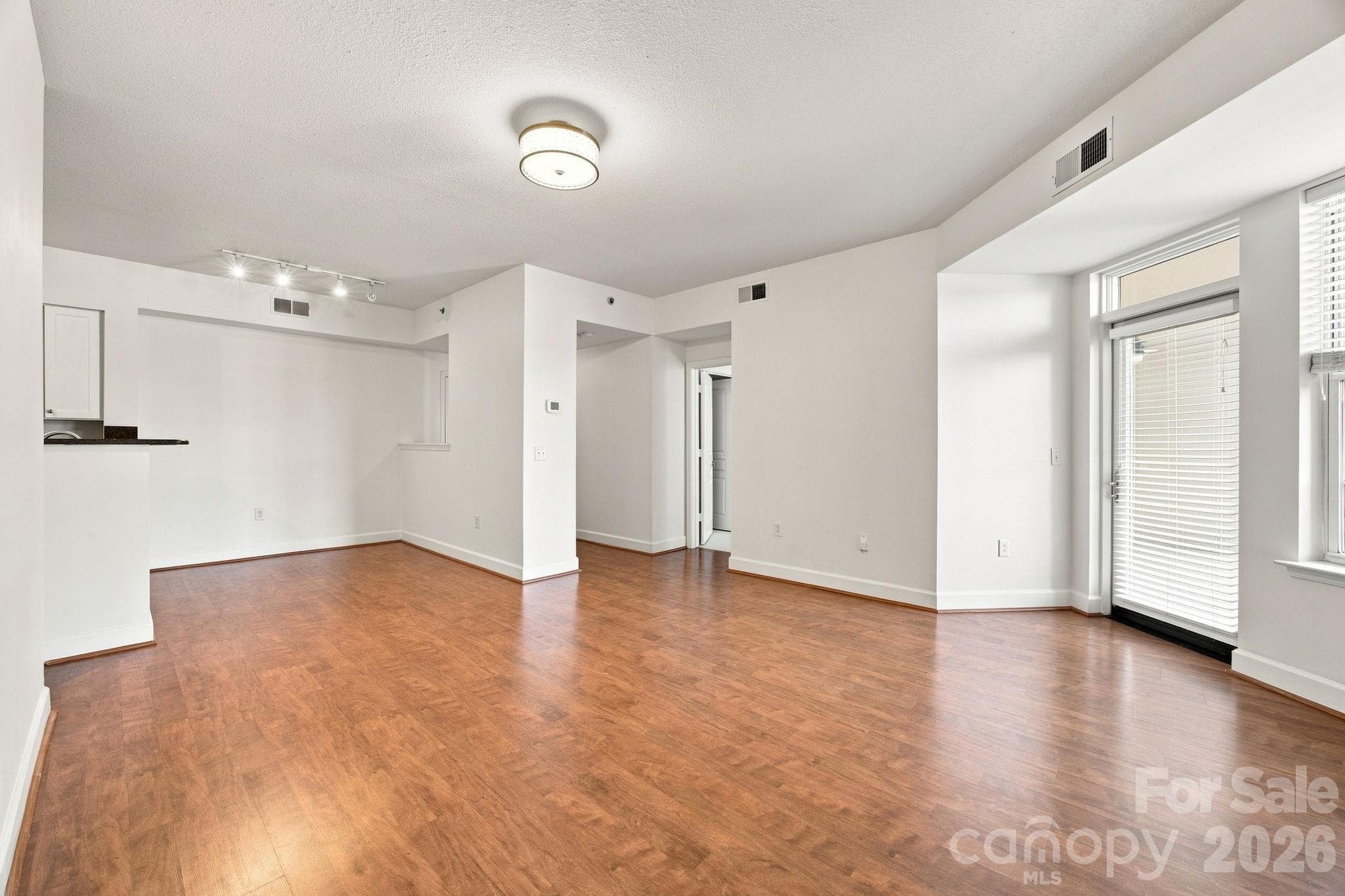 Condominium at 1315 East Boulevard, Charlotte, photo 9 of 33