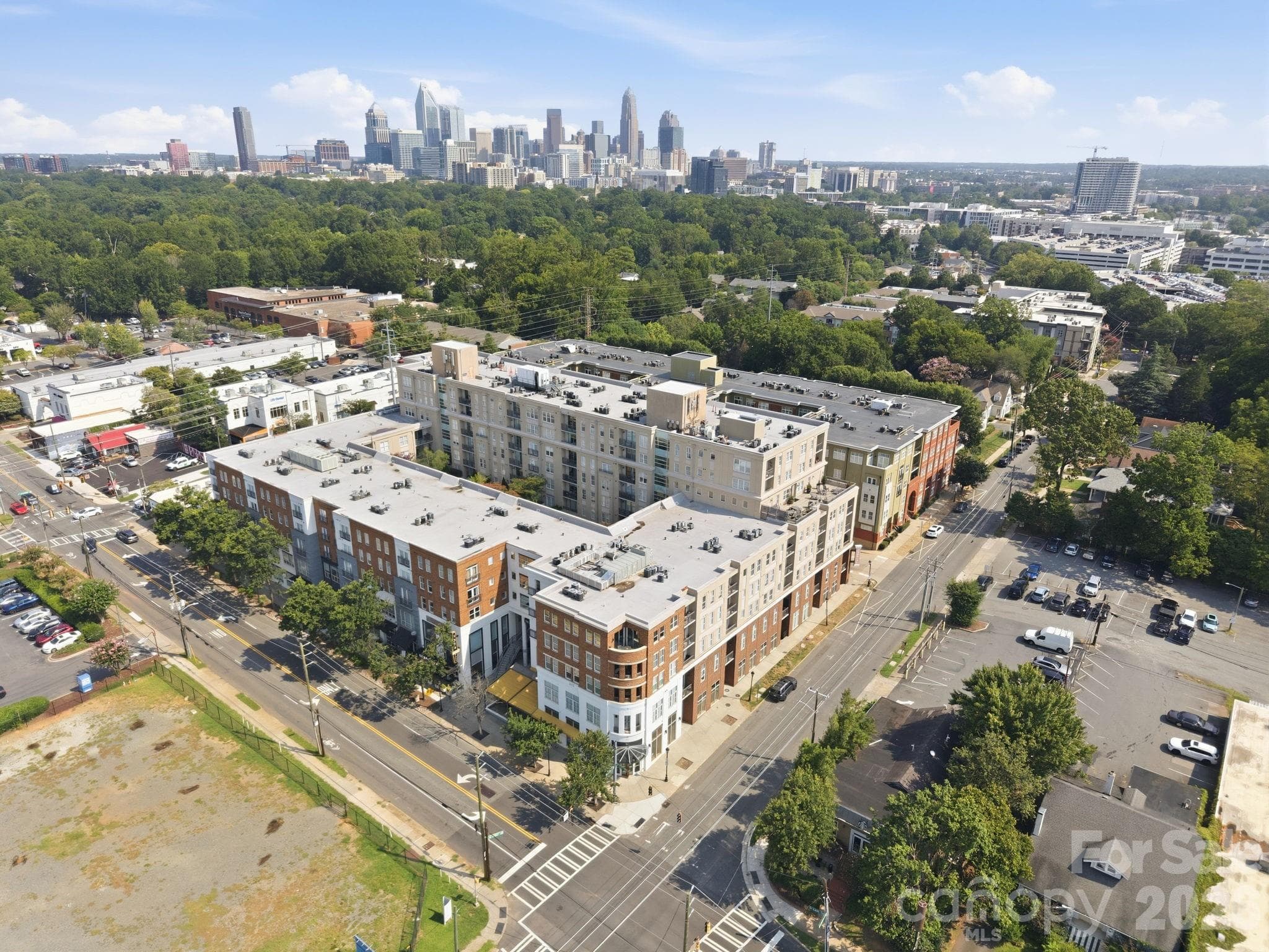 Condominium at 1315 East Boulevard, Charlotte, photo 27 of 33
