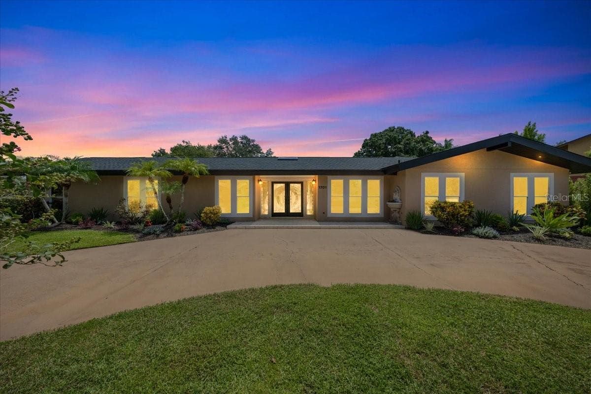 Single Family Residence at 1701 ALLENS CREEK DR, CLEARWATER, photo 3 of 99
