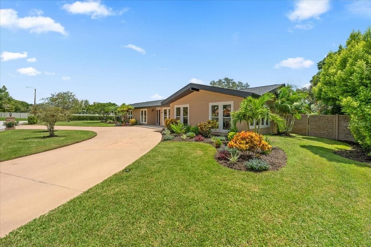 Single Family Residence at 1701 ALLENS CREEK DR, CLEARWATER, photo 47 of 99