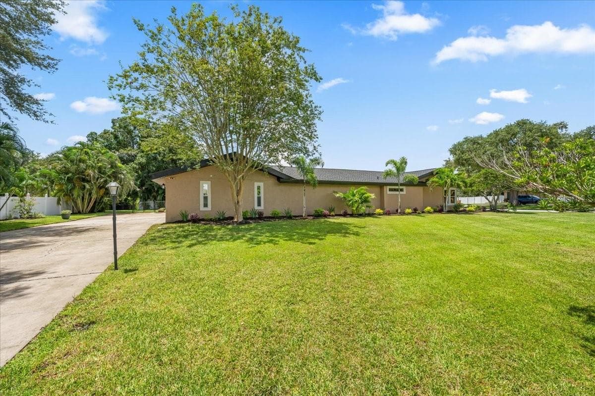 Single Family Residence at 1701 ALLENS CREEK DR, CLEARWATER, photo 51 of 99