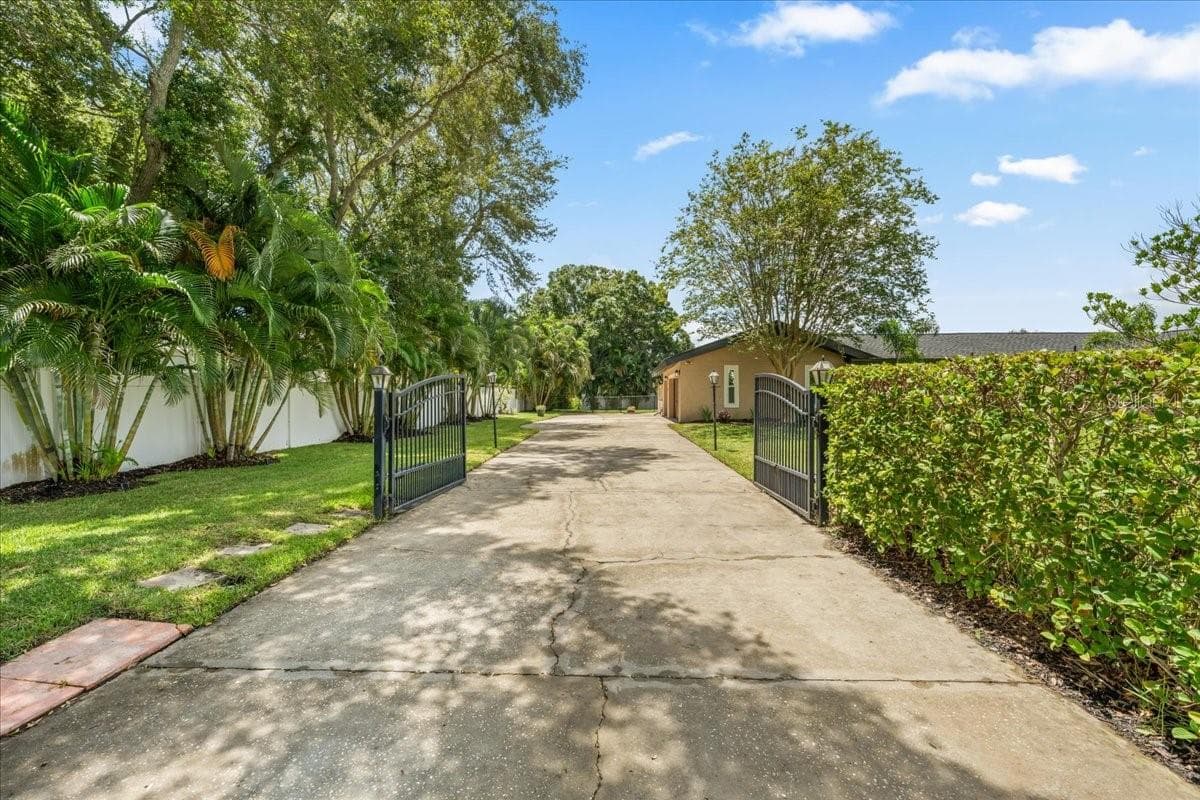Single Family Residence at 1701 ALLENS CREEK DR, CLEARWATER, photo 52 of 99