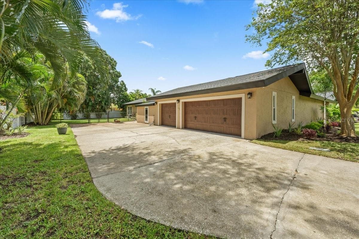 Single Family Residence at 1701 ALLENS CREEK DR, CLEARWATER, photo 53 of 99