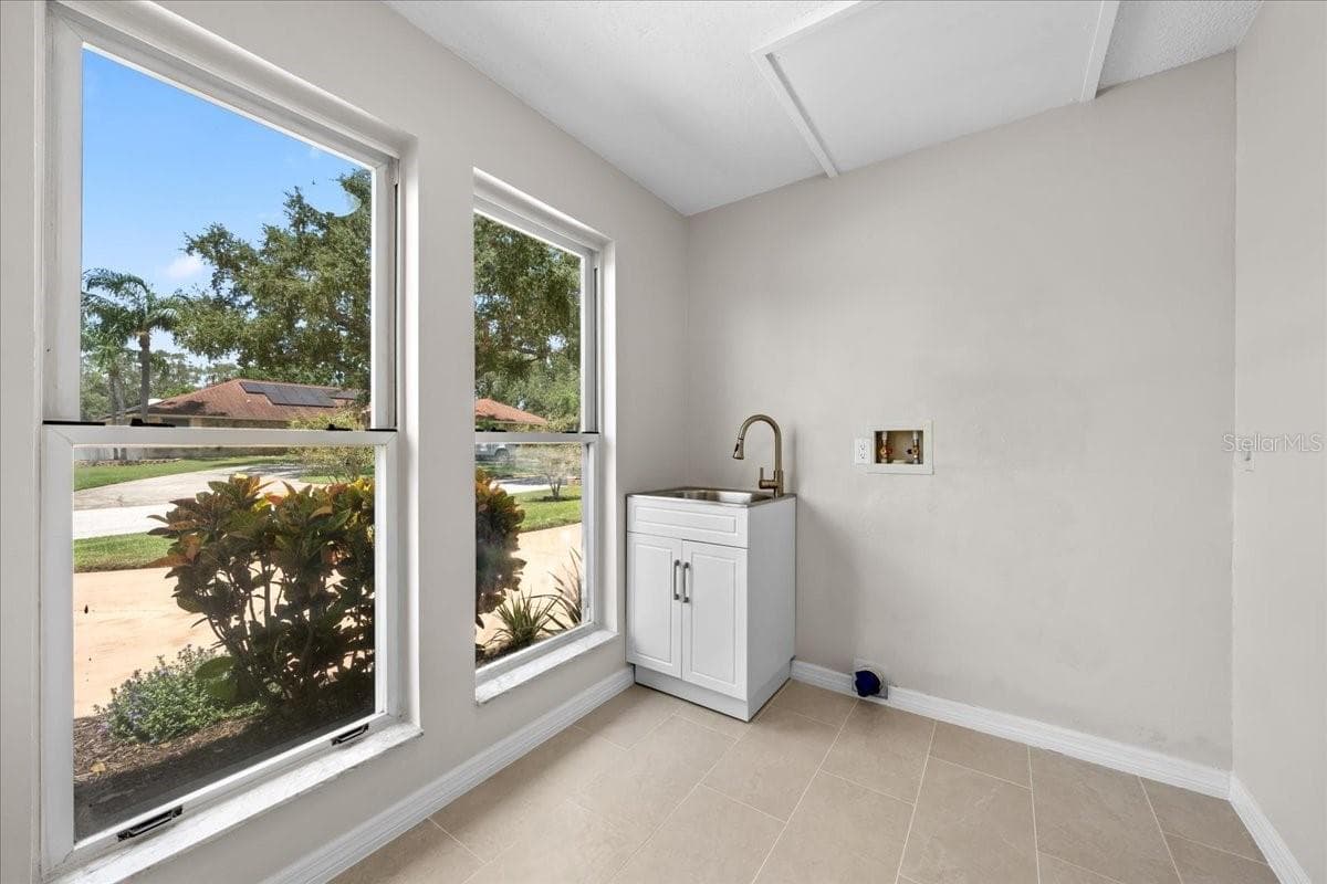laundry room - 1701 ALLENS CREEK DR, CLEARWATER