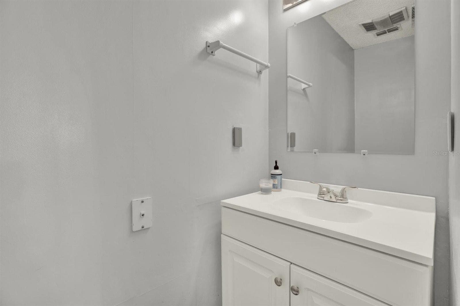 Single Family Residence at 12411 WEATHERSTONE ROW, HUDSON, photo 16 of 23