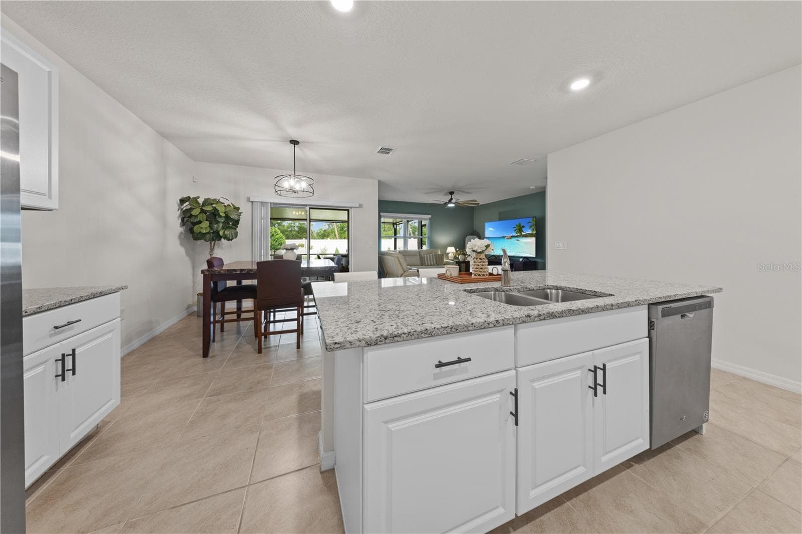 Single Family Residence at 907 GUADALUPE DR, ORANGE CITY, photo 17 of 49