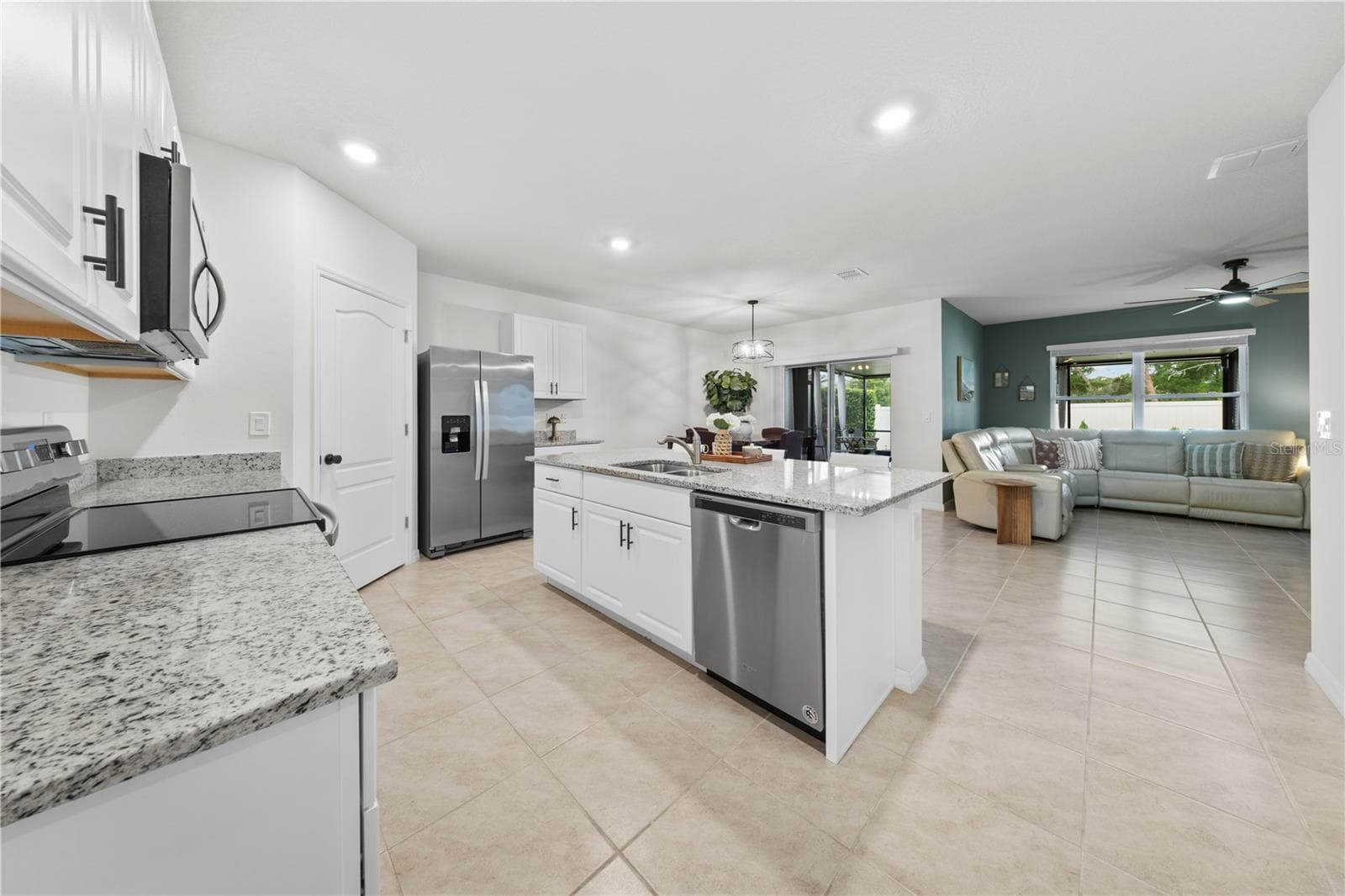 Single Family Residence at 907 GUADALUPE DR, ORANGE CITY, photo 18 of 49