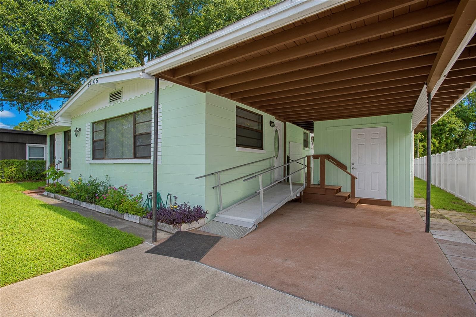 Single Family Residence at 4205 MIZELL ST, ORLANDO, photo 6 of 23