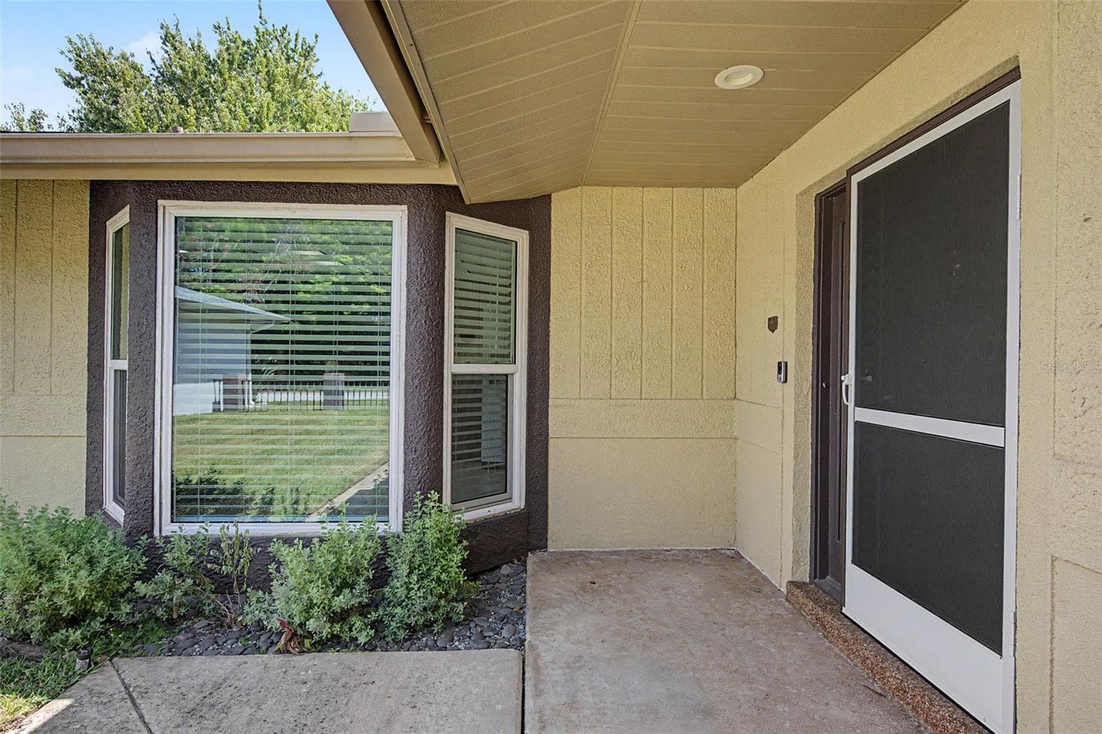 Entrance - 7800 FAIRLAWN DR, HUDSON