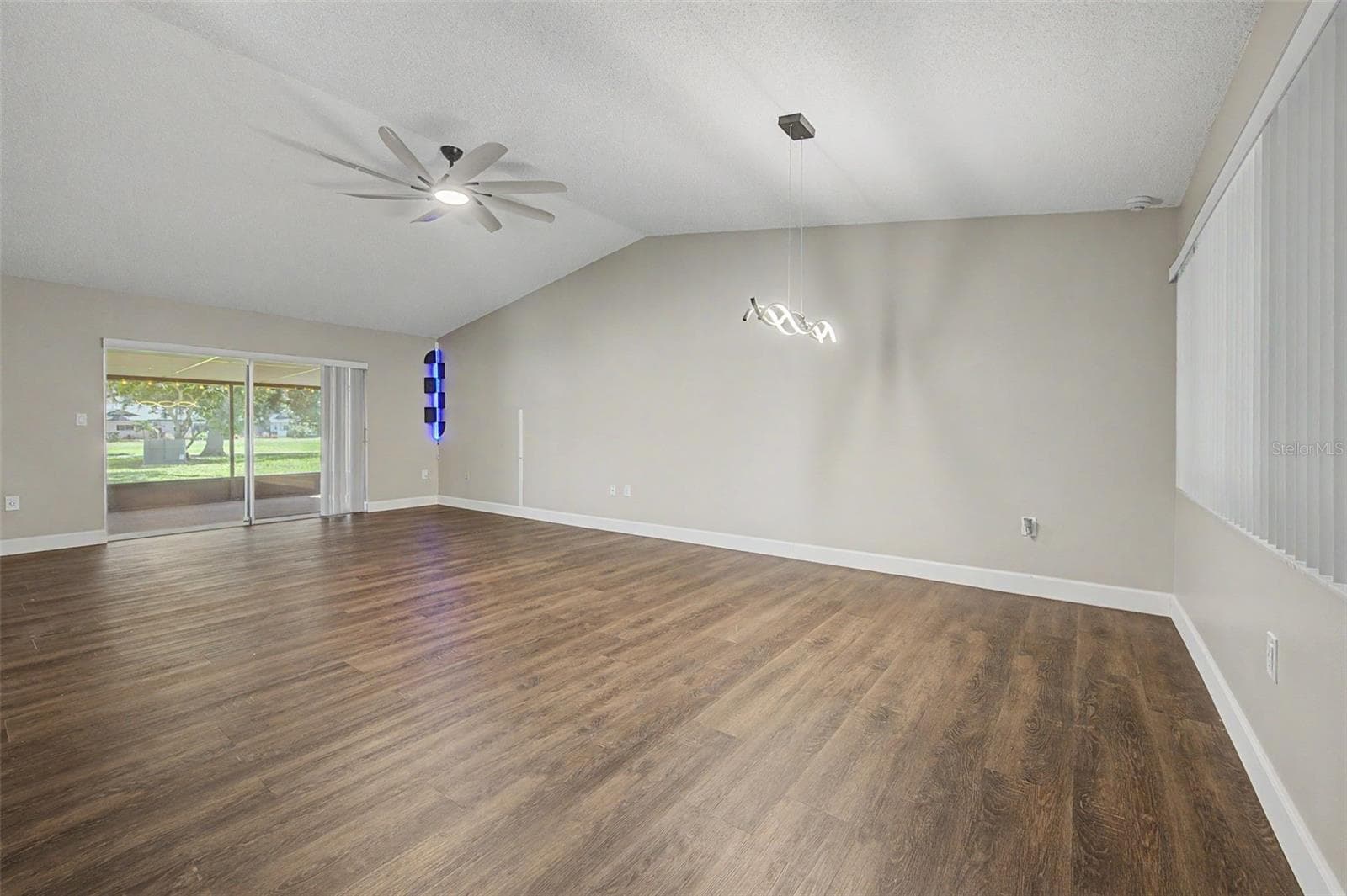 Family Room/Dining Room - 7800 FAIRLAWN DR, HUDSON