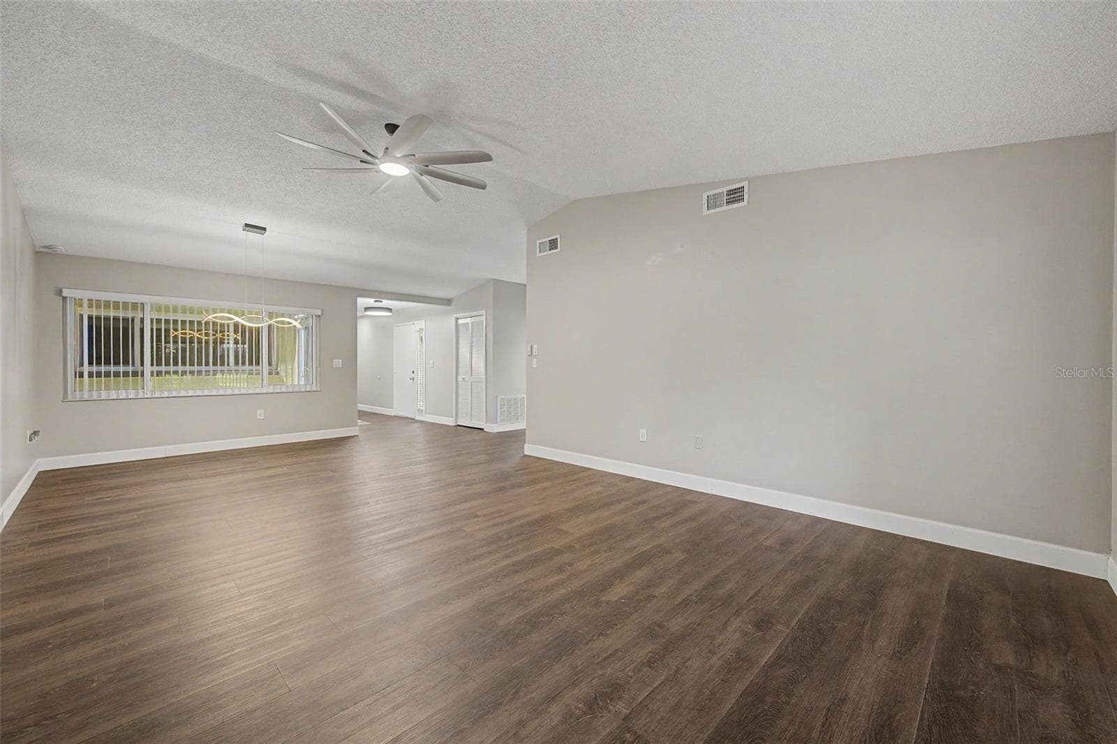 Family Room - 7800 FAIRLAWN DR, HUDSON