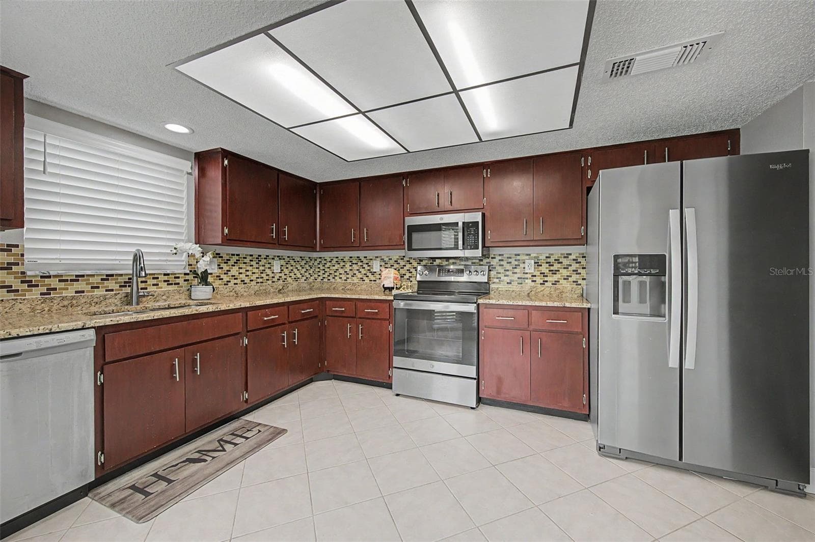 Kitchen - 7800 FAIRLAWN DR, HUDSON