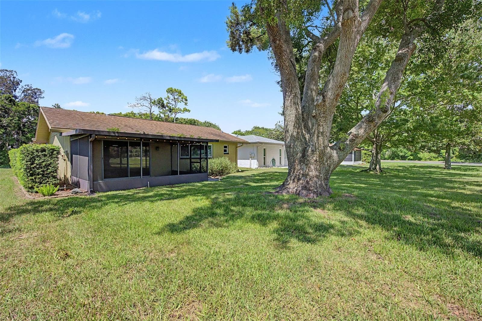 Back yard - 7800 FAIRLAWN DR, HUDSON