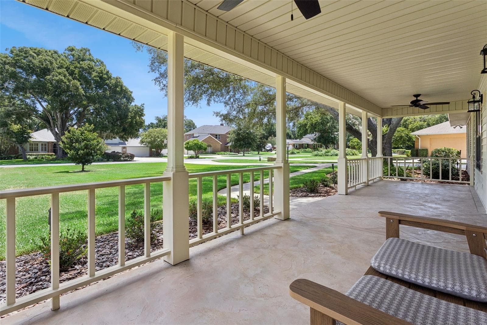 Front porch - 34035 PARK LN, LEESBURG
