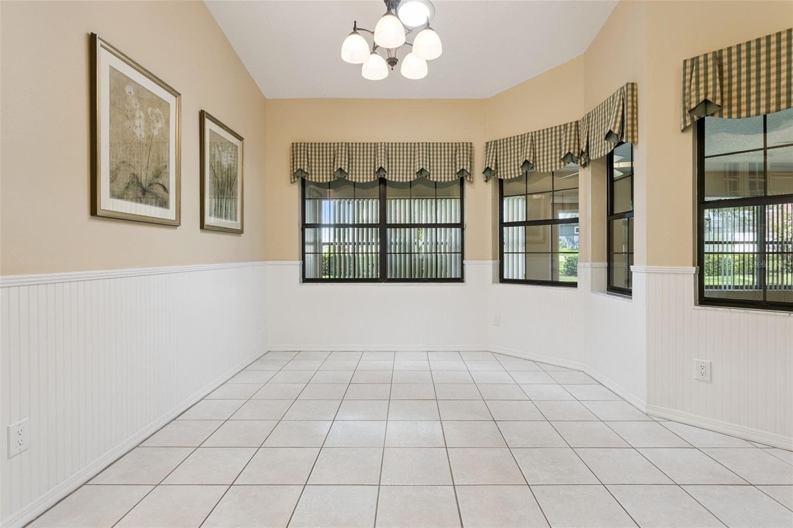 Breakfast nook - 34035 PARK LN, LEESBURG