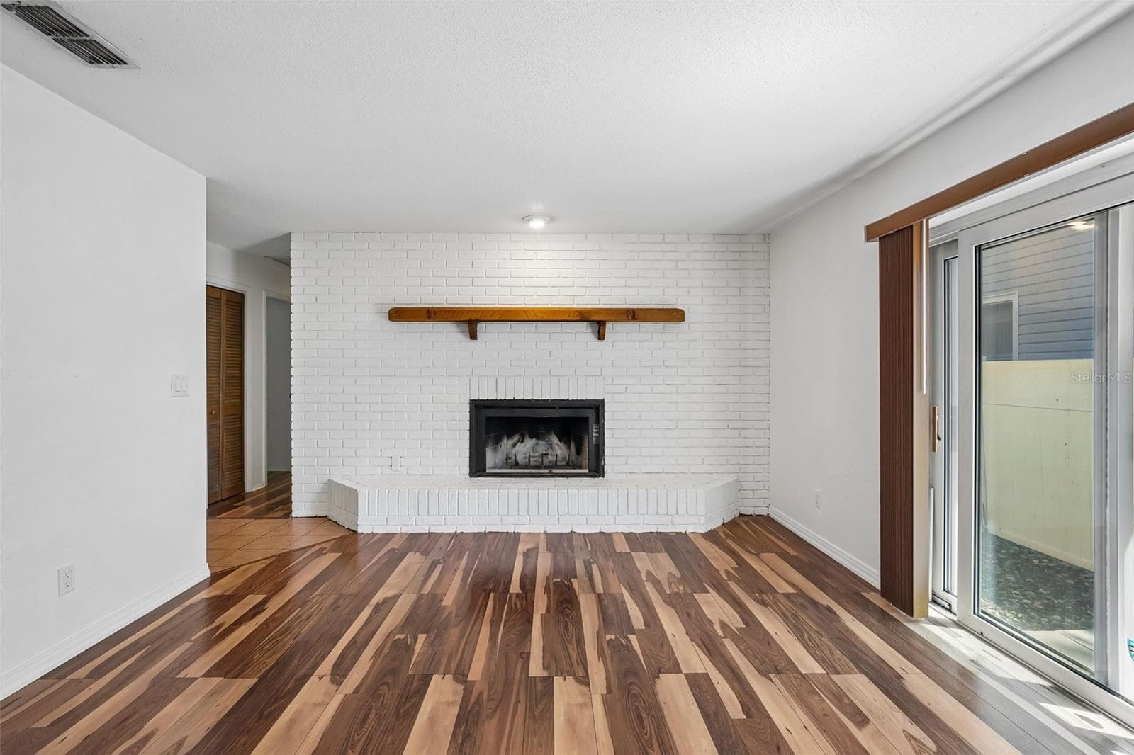 Single Family Residence at 144 8TH AVE N, ST PETERSBURG, photo 10 of 52