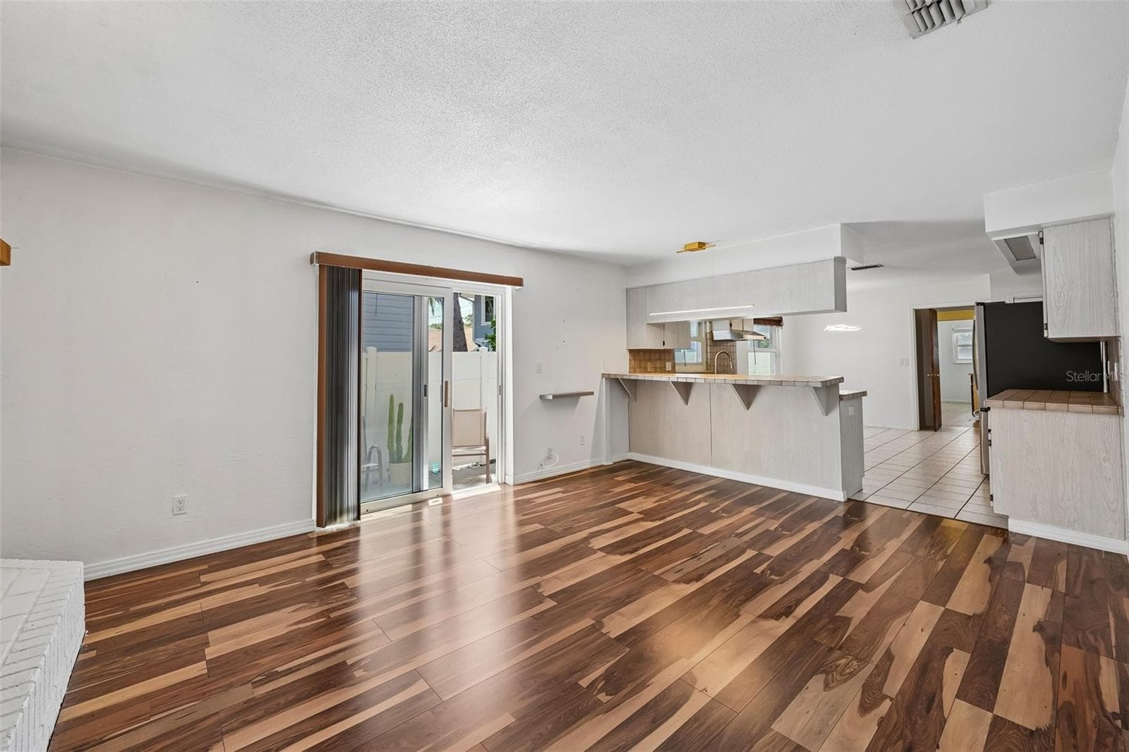 Single Family Residence at 144 8TH AVE N, ST PETERSBURG, photo 13 of 52