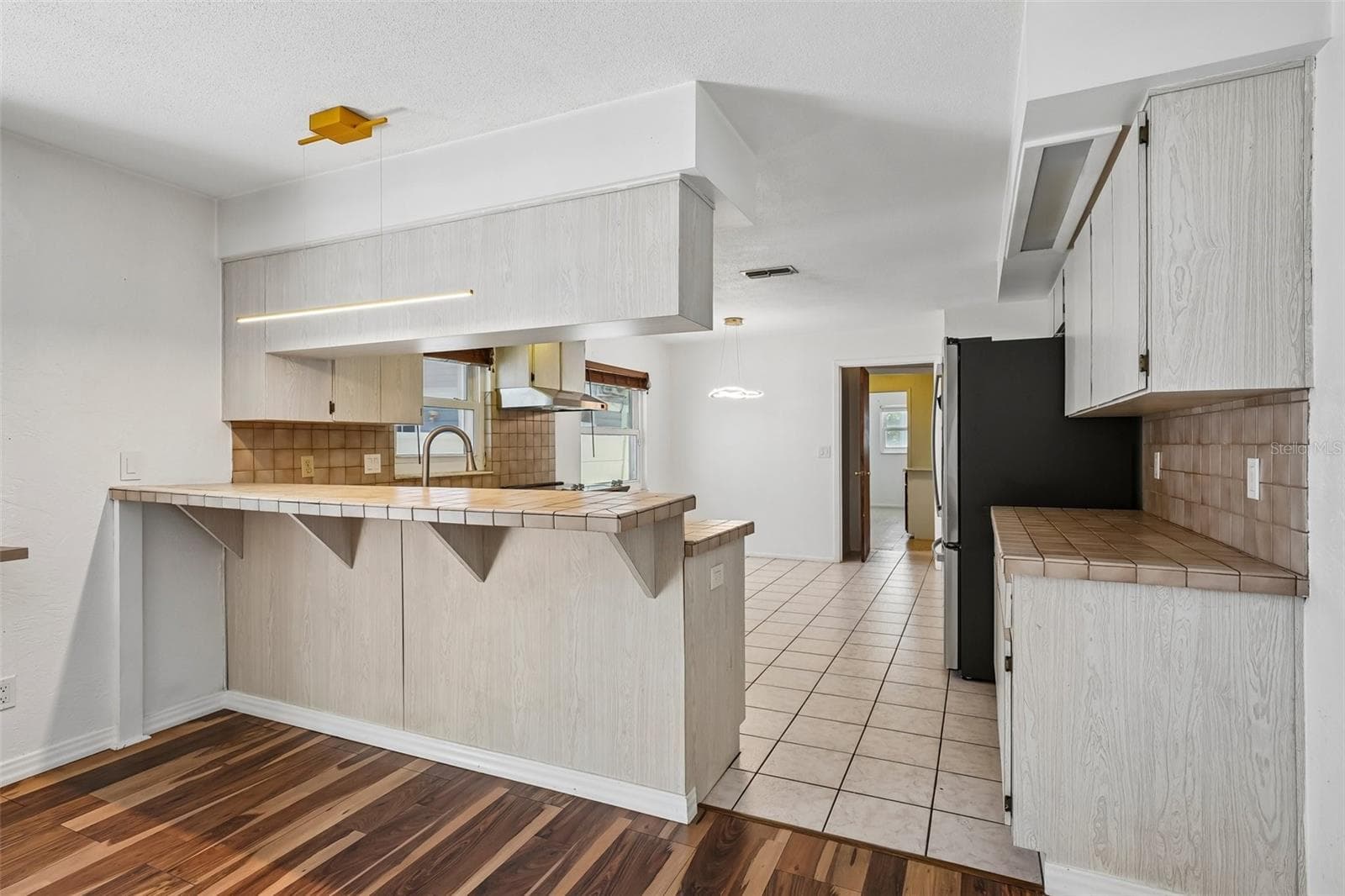 Single Family Residence at 144 8TH AVE N, ST PETERSBURG, photo 21 of 52
