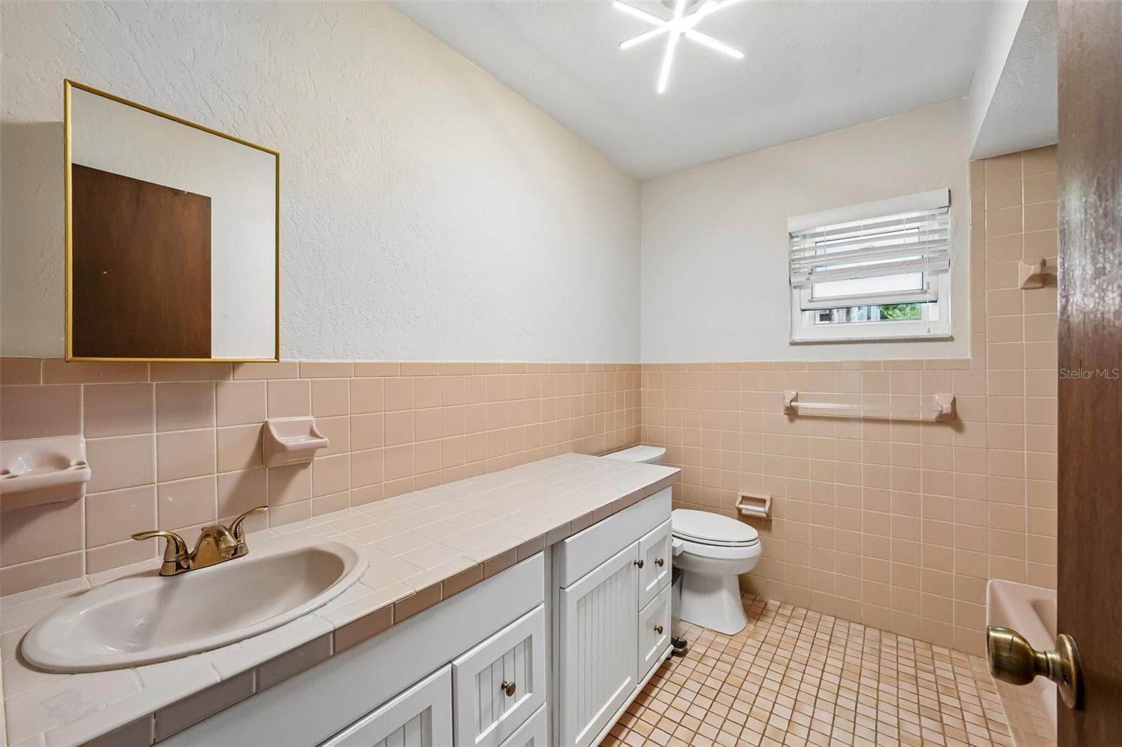 Single Family Residence at 144 8TH AVE N, ST PETERSBURG, photo 35 of 52