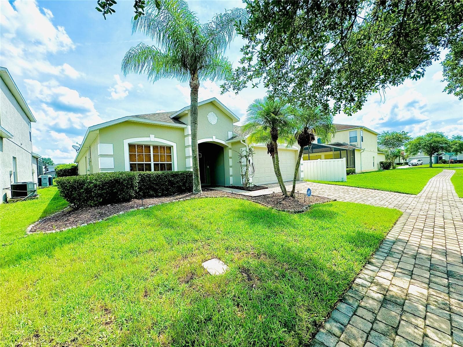 Single Family Residence at 4647 CUMBRIAN LAKES DR, KISSIMMEE, photo 2 of 27