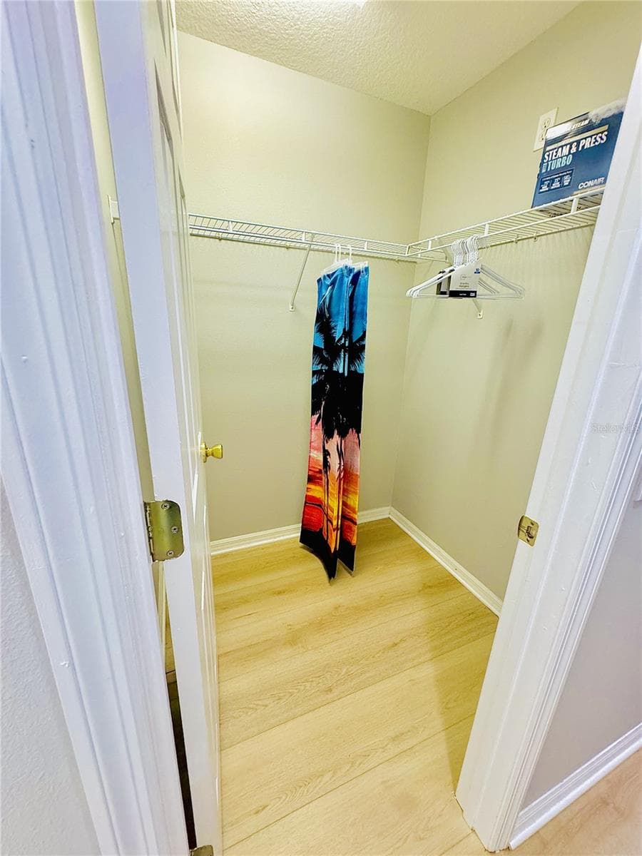 Walk-in Closet - 4647 CUMBRIAN LAKES DR, KISSIMMEE