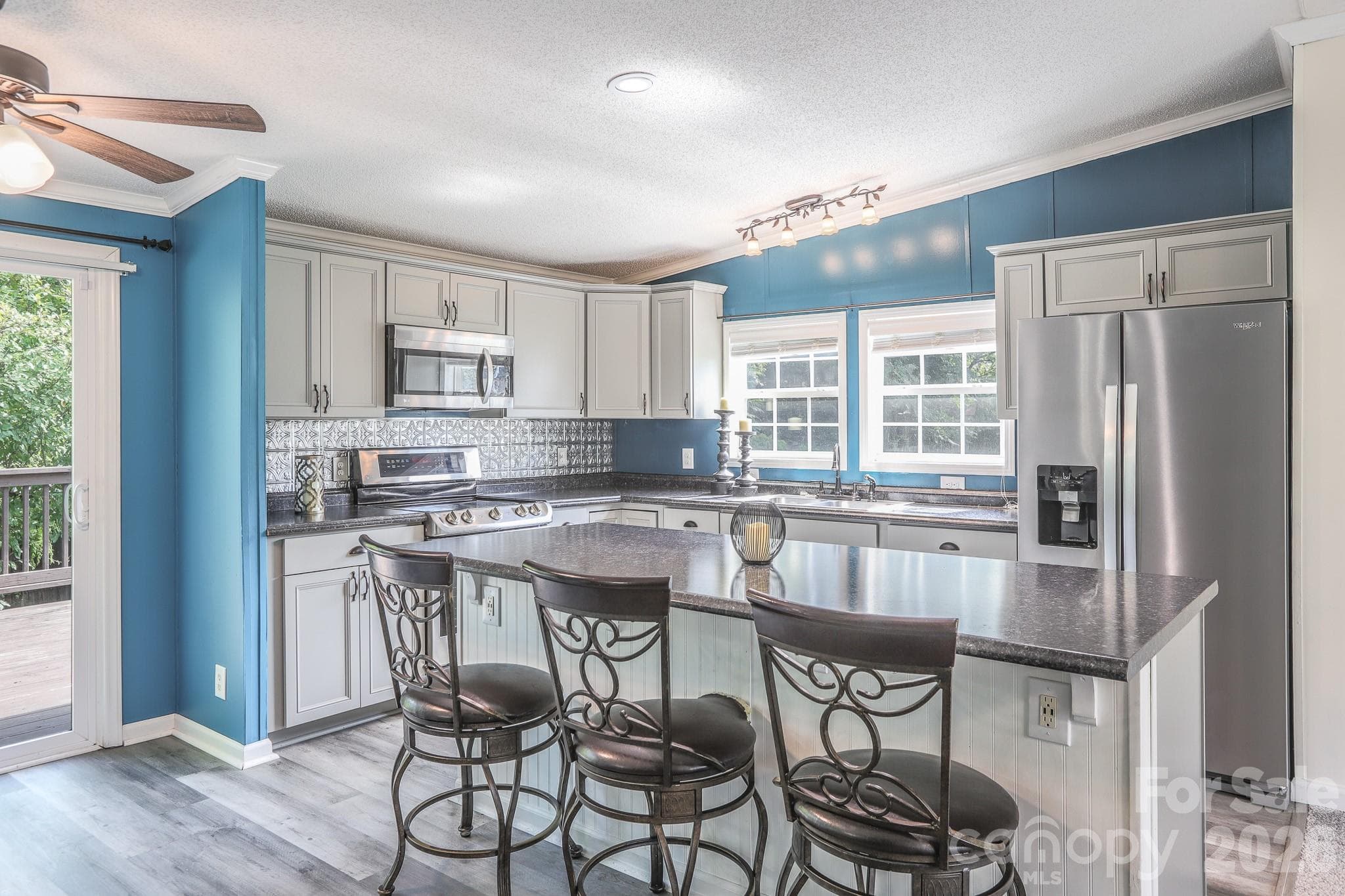 Single Family Residence at 2171 Brantley Creek Drive, Kannapolis, photo 6 of 20