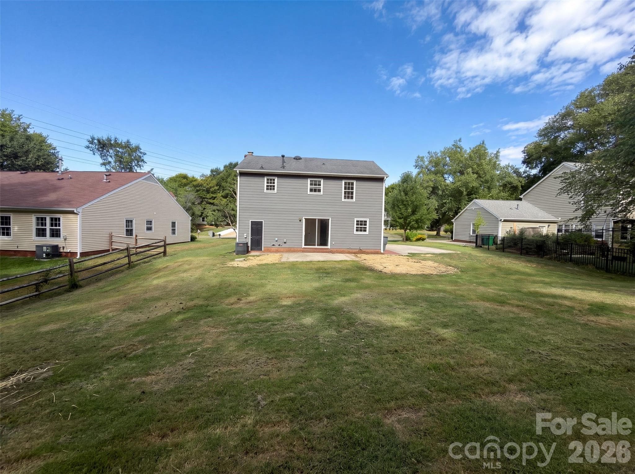 Single Family Residence at 8909 Danson Drive, Charlotte, photo 5 of 17