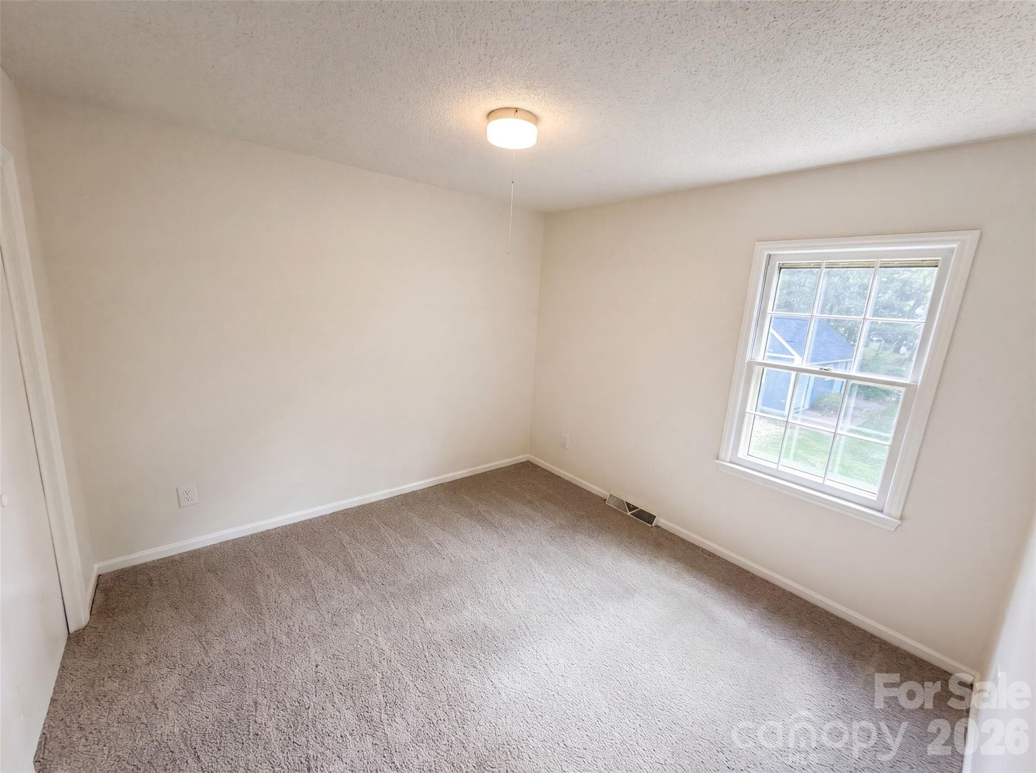 Single Family Residence at 8909 Danson Drive, Charlotte, photo 8 of 17