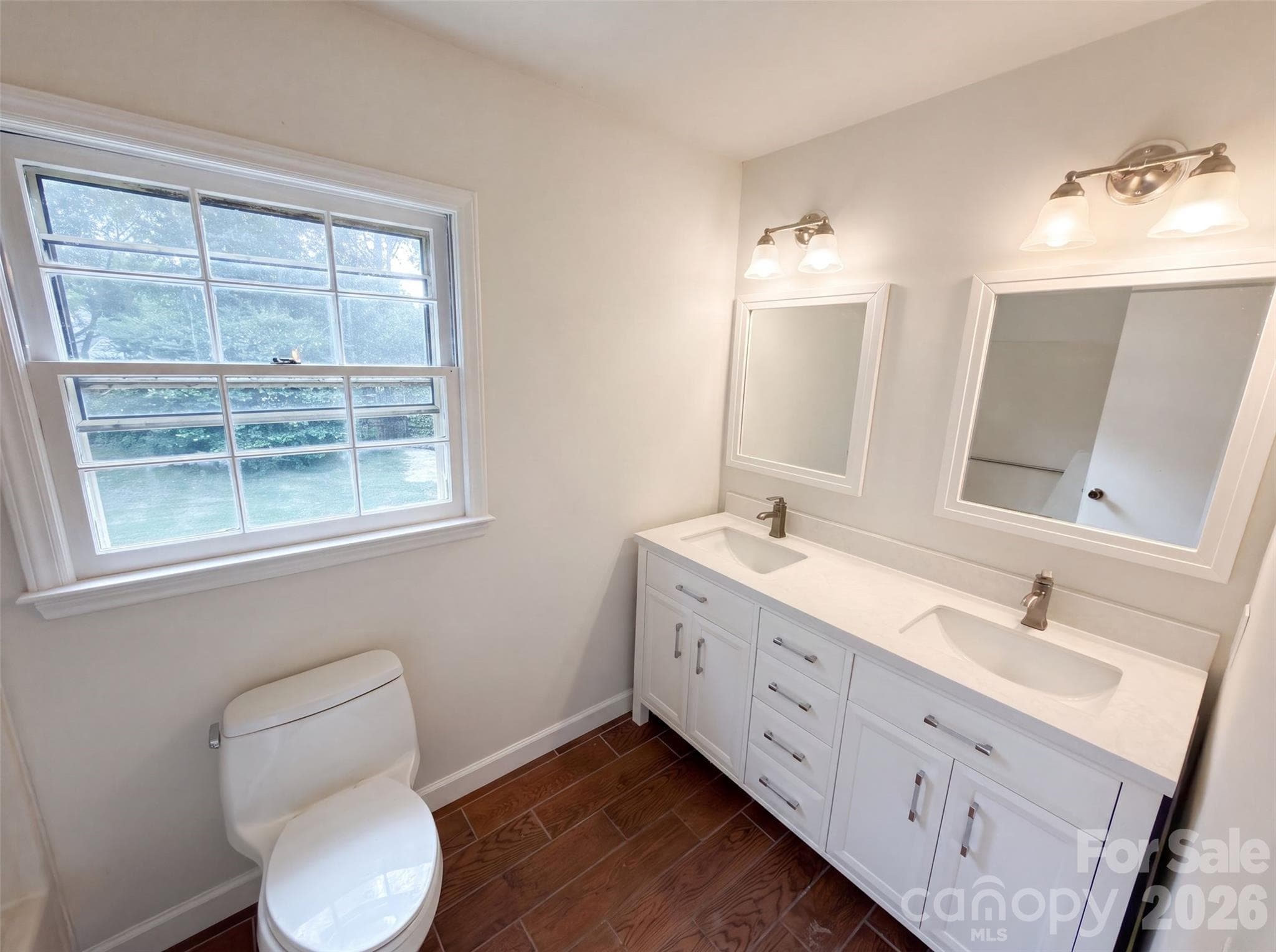Single Family Residence at 8909 Danson Drive, Charlotte, photo 9 of 17