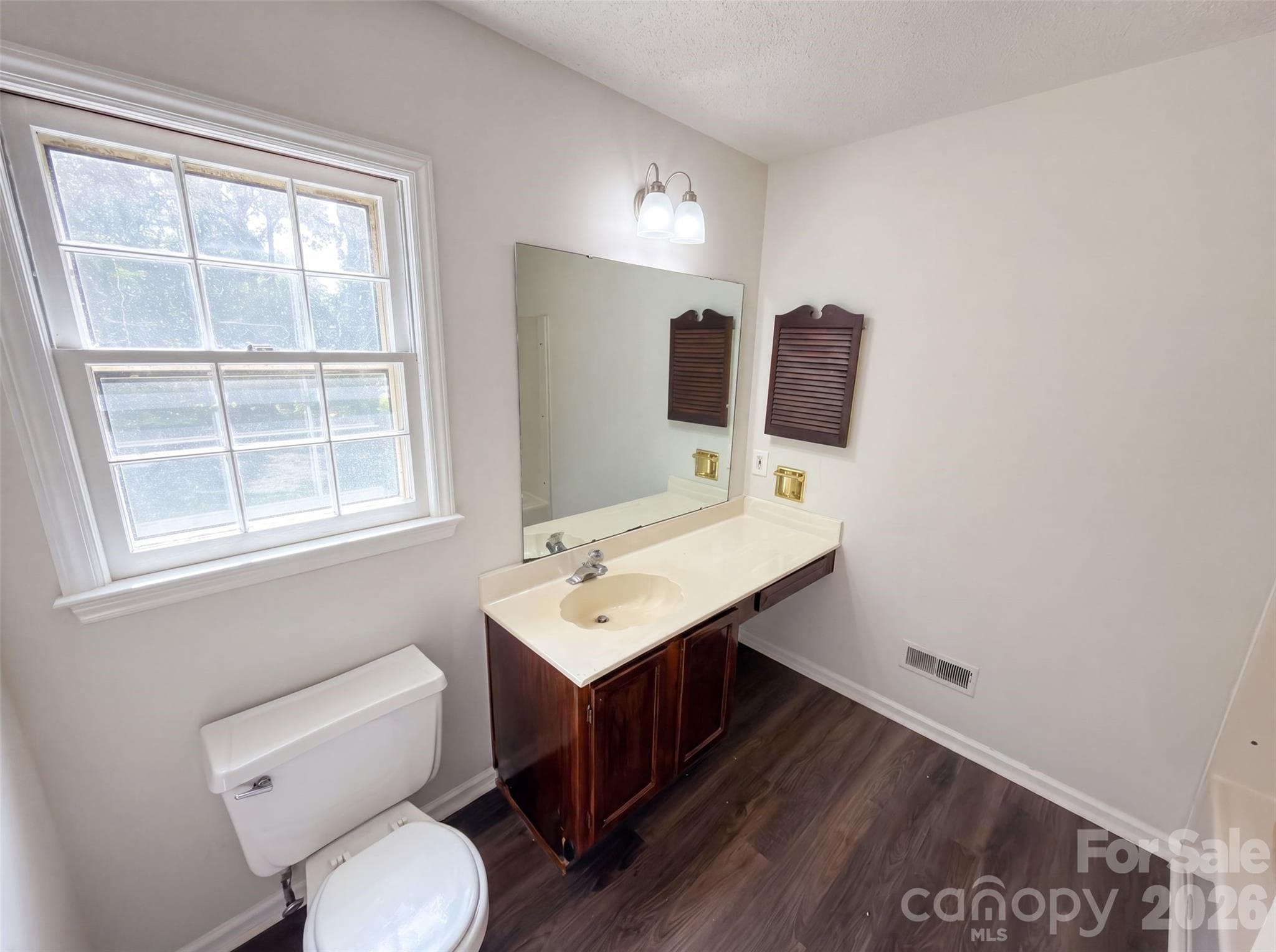 Single Family Residence at 8909 Danson Drive, Charlotte, photo 10 of 17