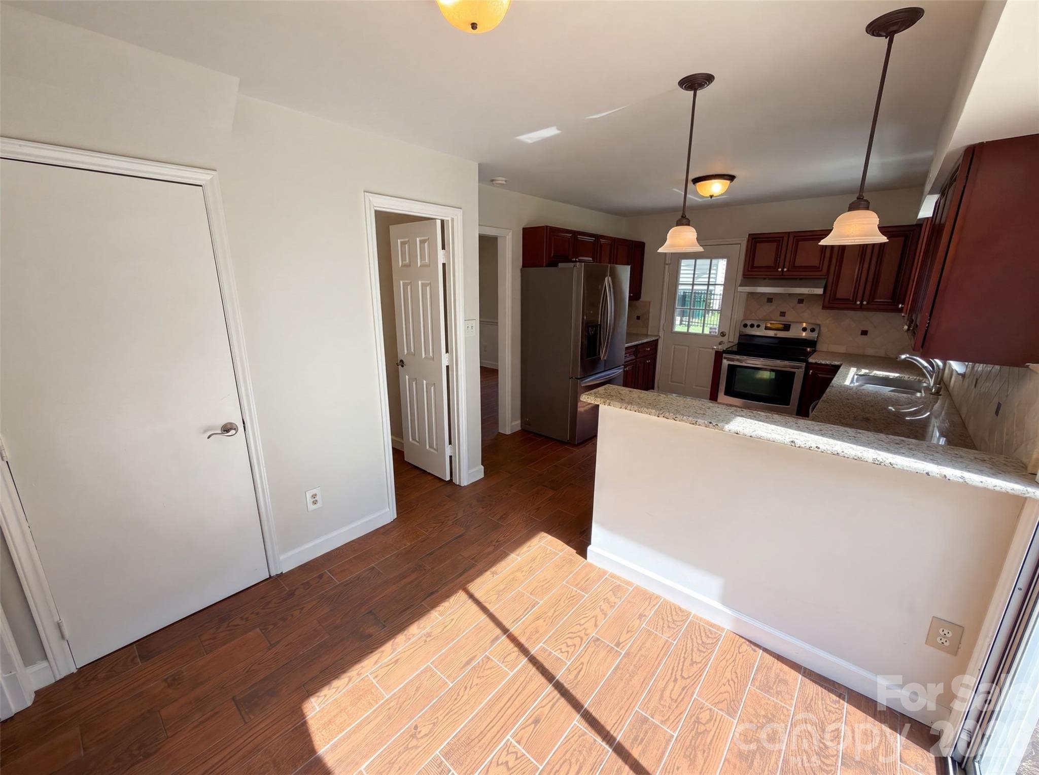 Single Family Residence at 8909 Danson Drive, Charlotte, photo 14 of 17