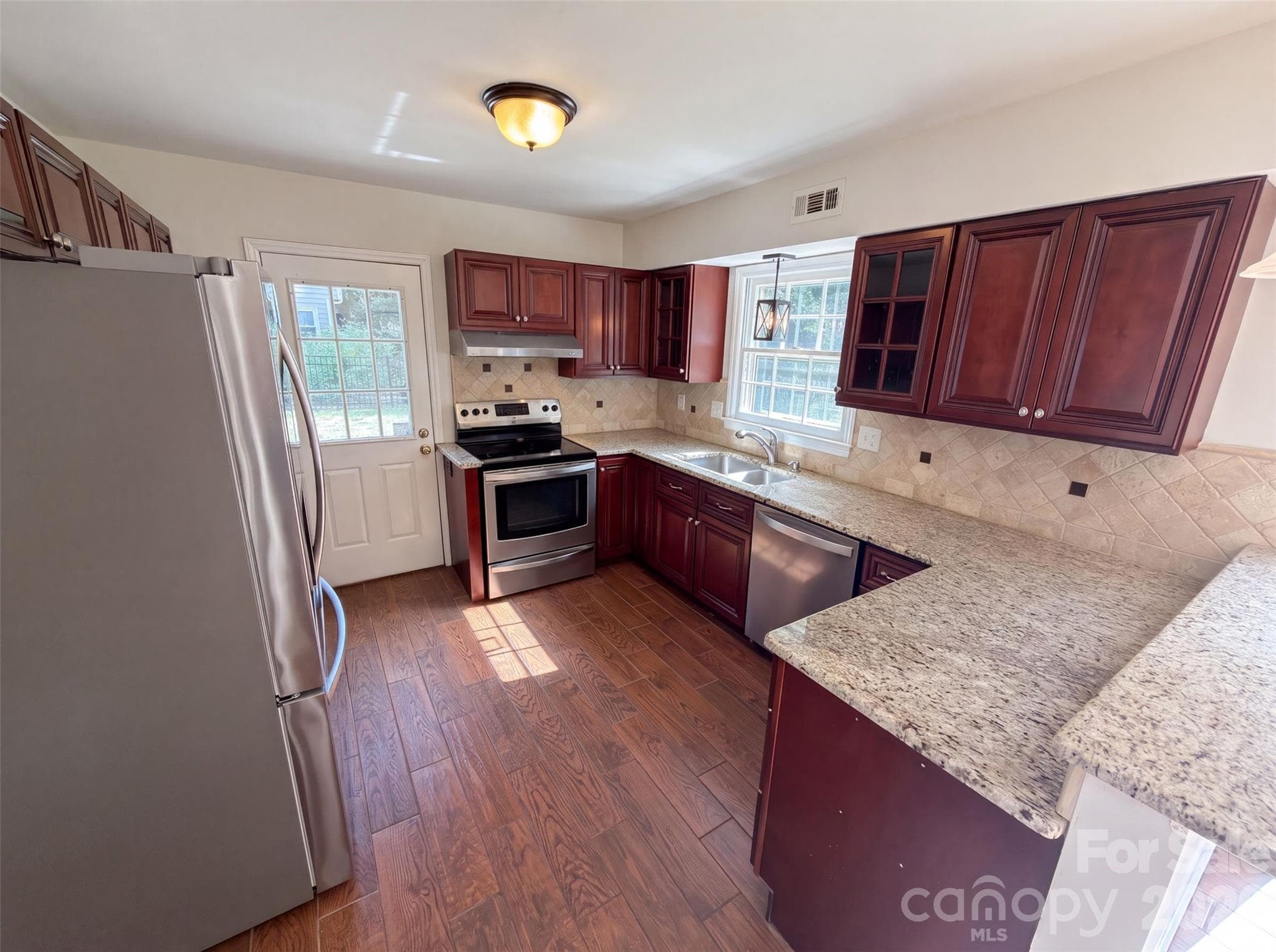 Single Family Residence at 8909 Danson Drive, Charlotte, photo 15 of 17