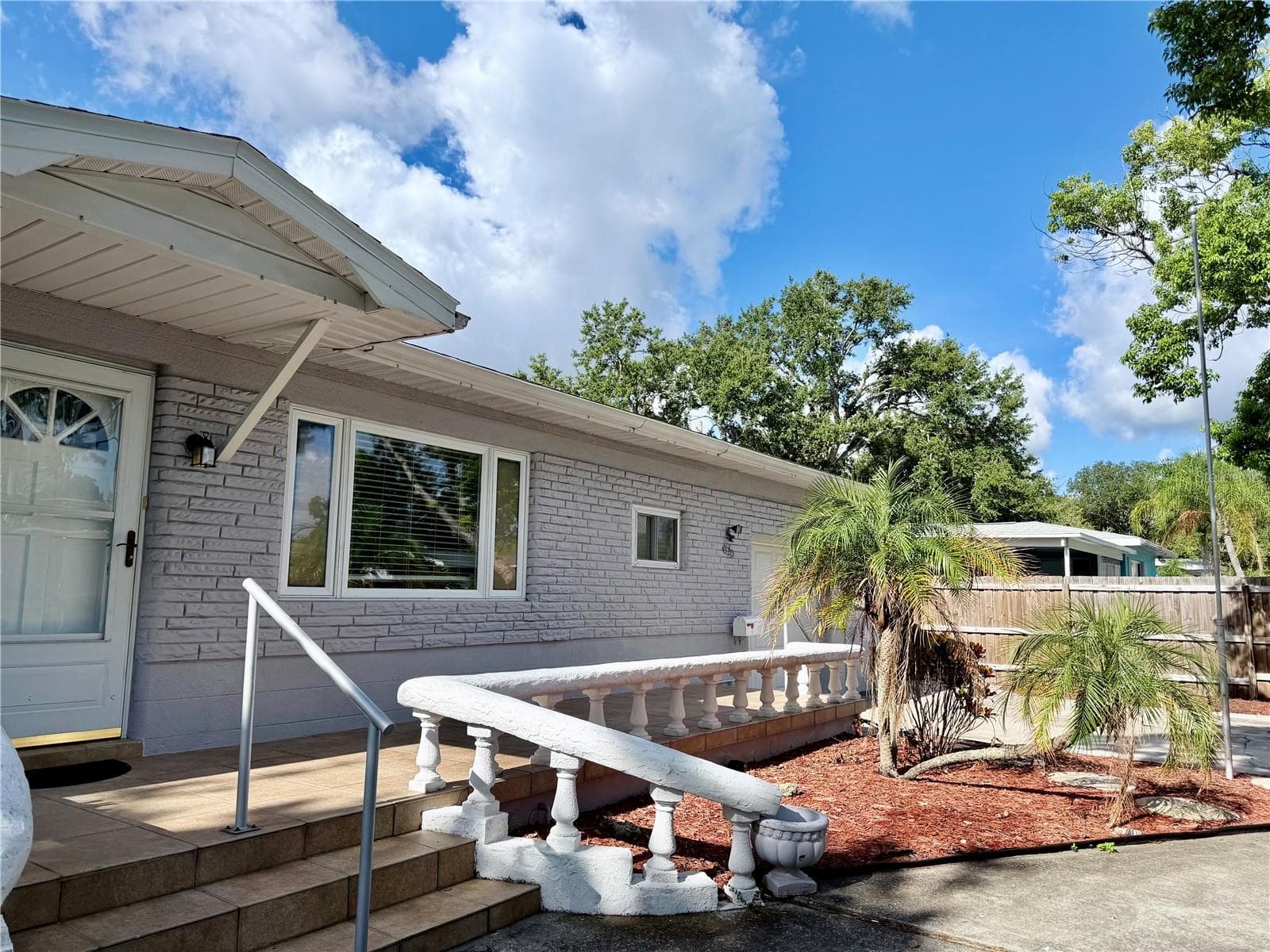 Single Family Residence at 4320 YARDLEY AVE N, ST PETERSBURG, photo 3 of 34