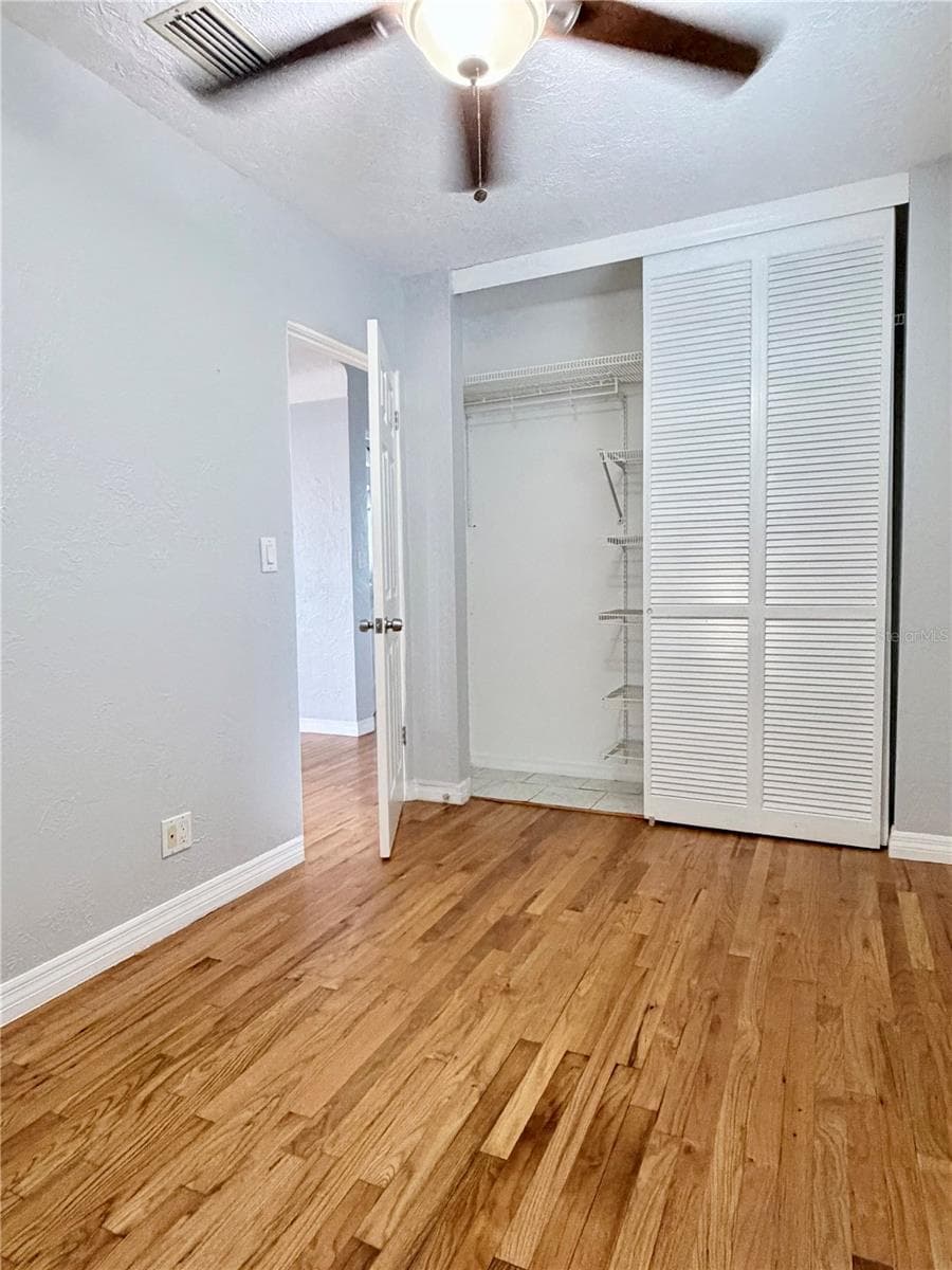 Single Family Residence at 4320 YARDLEY AVE N, ST PETERSBURG, photo 11 of 34
