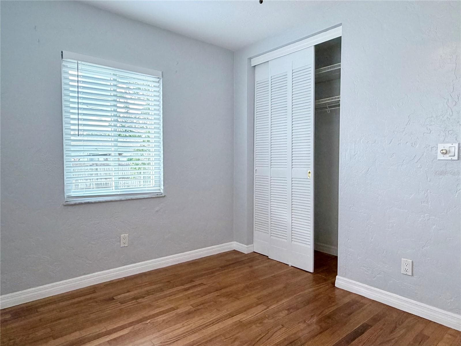 Single Family Residence at 4320 YARDLEY AVE N, ST PETERSBURG, photo 12 of 34