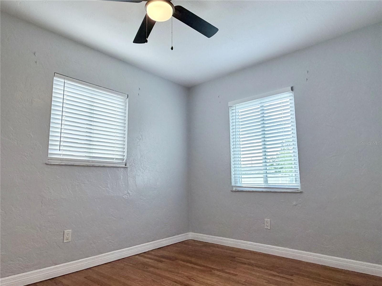 Single Family Residence at 4320 YARDLEY AVE N, ST PETERSBURG, photo 14 of 34