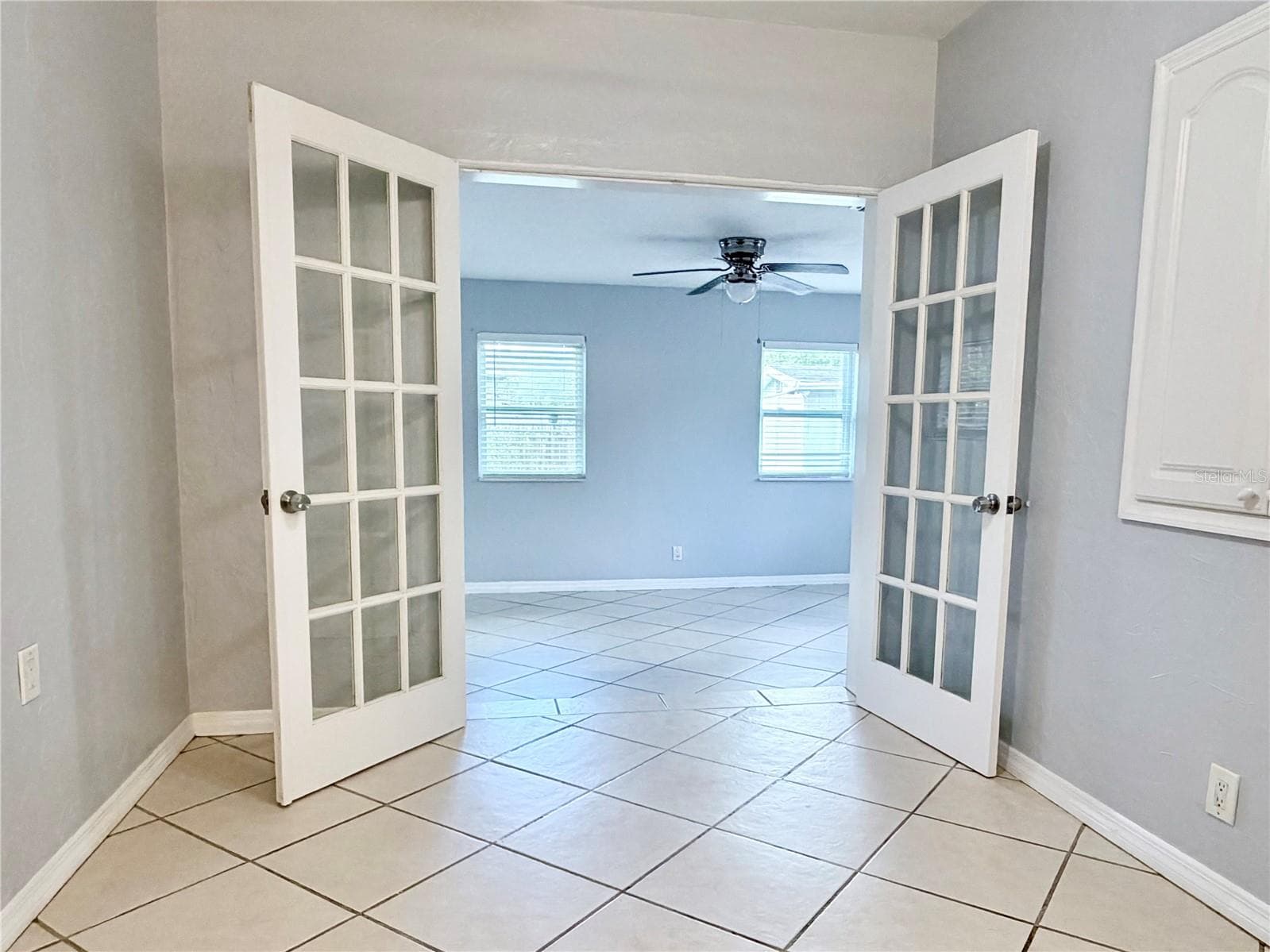 Single Family Residence at 4320 YARDLEY AVE N, ST PETERSBURG, photo 20 of 34