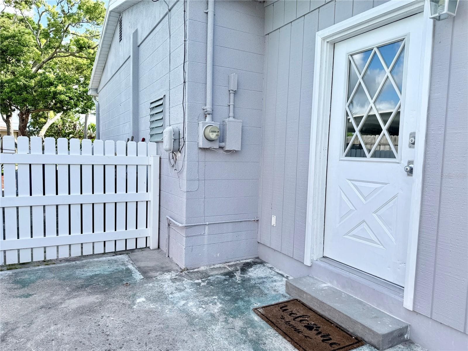 Single Family Residence at 4320 YARDLEY AVE N, ST PETERSBURG, photo 28 of 34