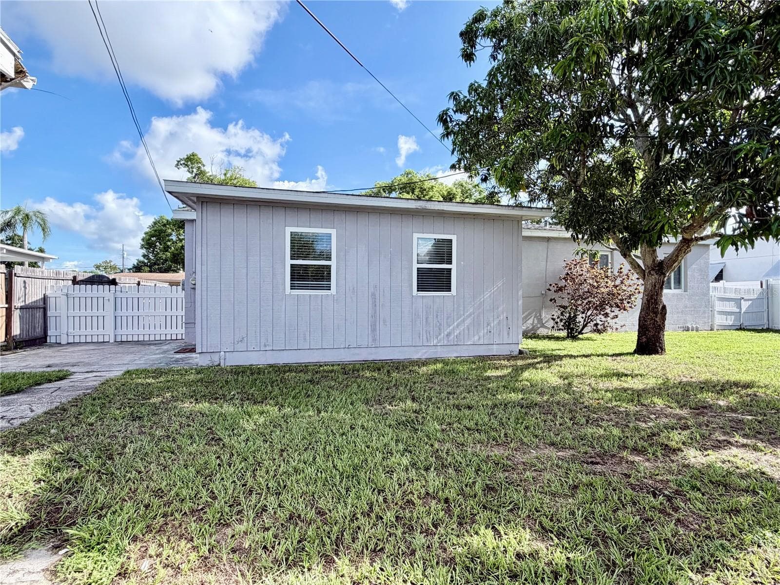 Single Family Residence at 4320 YARDLEY AVE N, ST PETERSBURG, photo 32 of 34