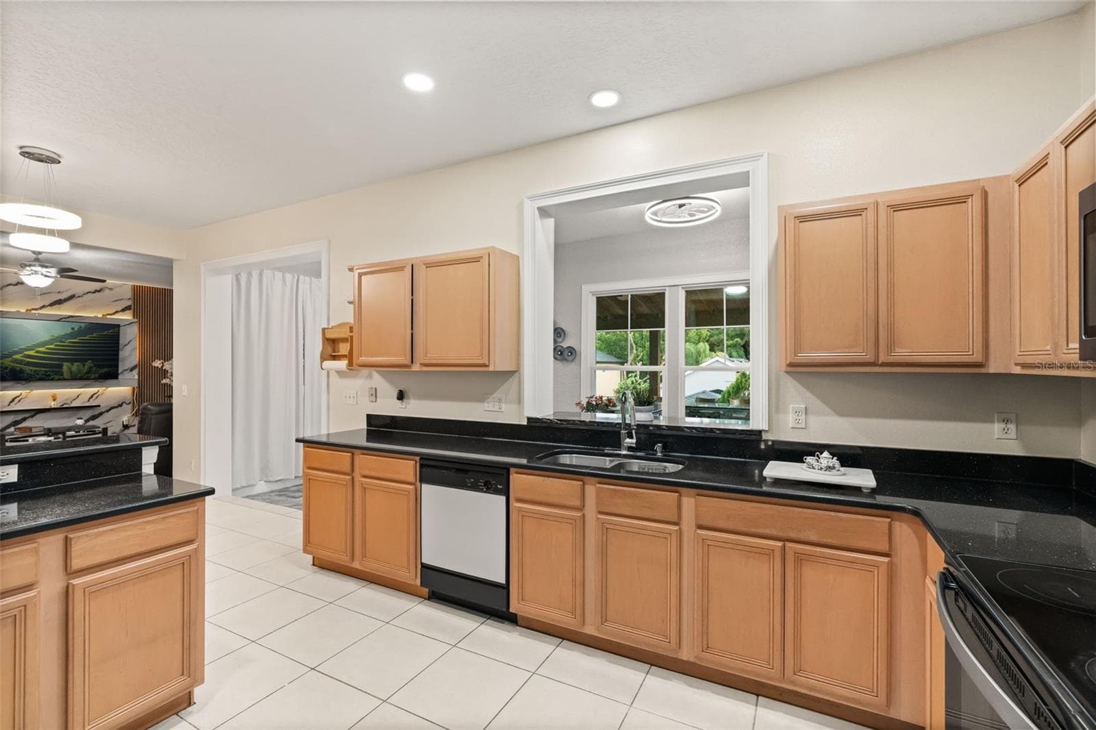 Single Family Residence at 2408 CIMMARON ASH WAY, APOPKA, photo 22 of 47